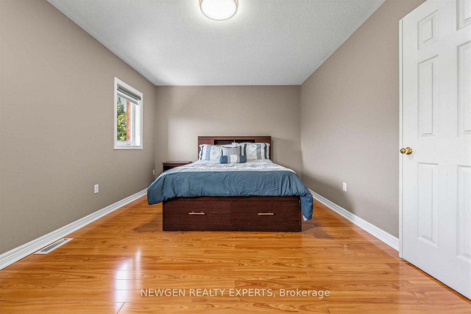 Photo 18 of 10 Checkerberry Crescent, Brampton, Sandringham-Wellington — HOMEH