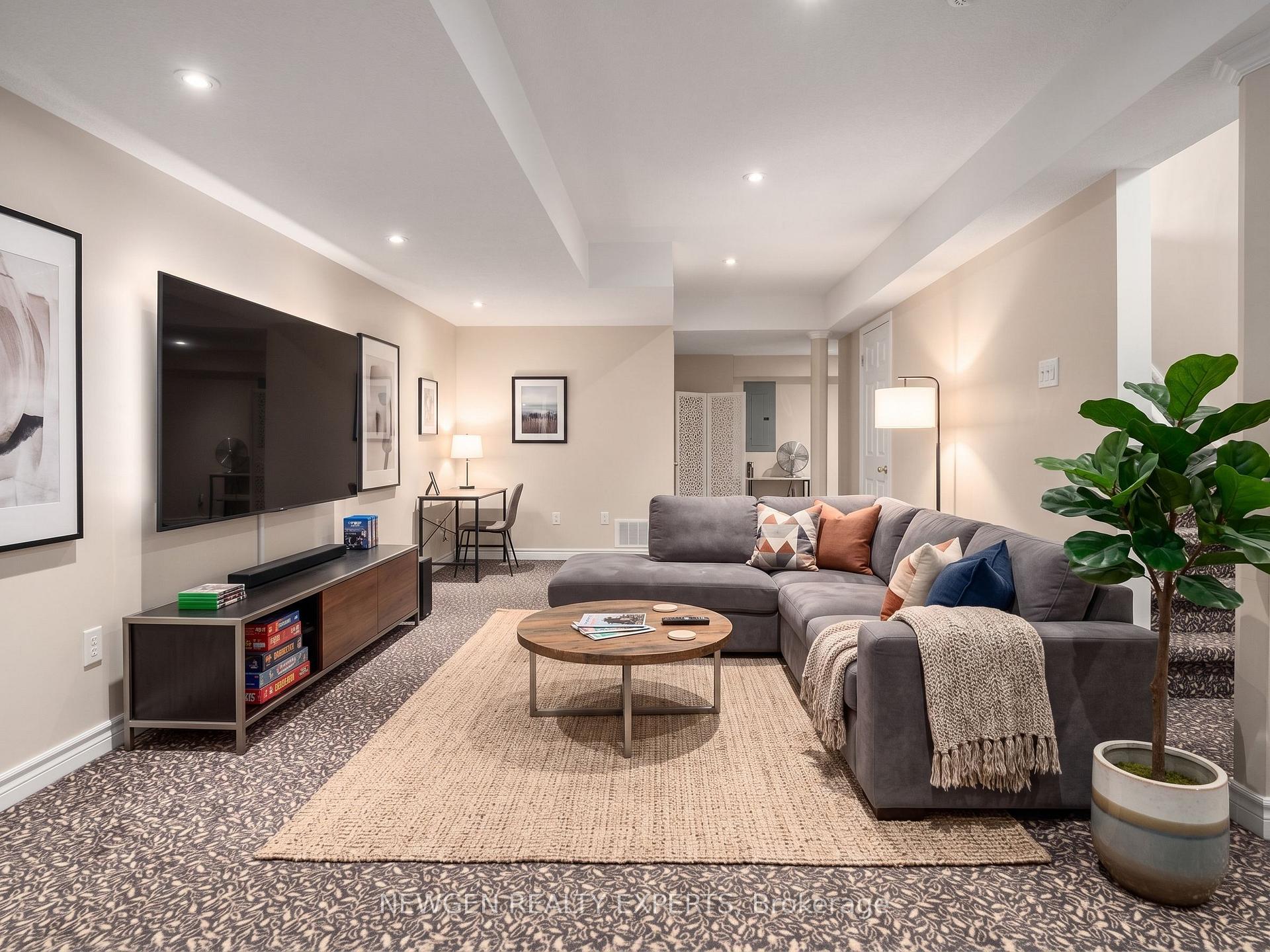 Photo 25 of 10 Checkerberry Crescent, Brampton, Sandringham-Wellington — HOMEH