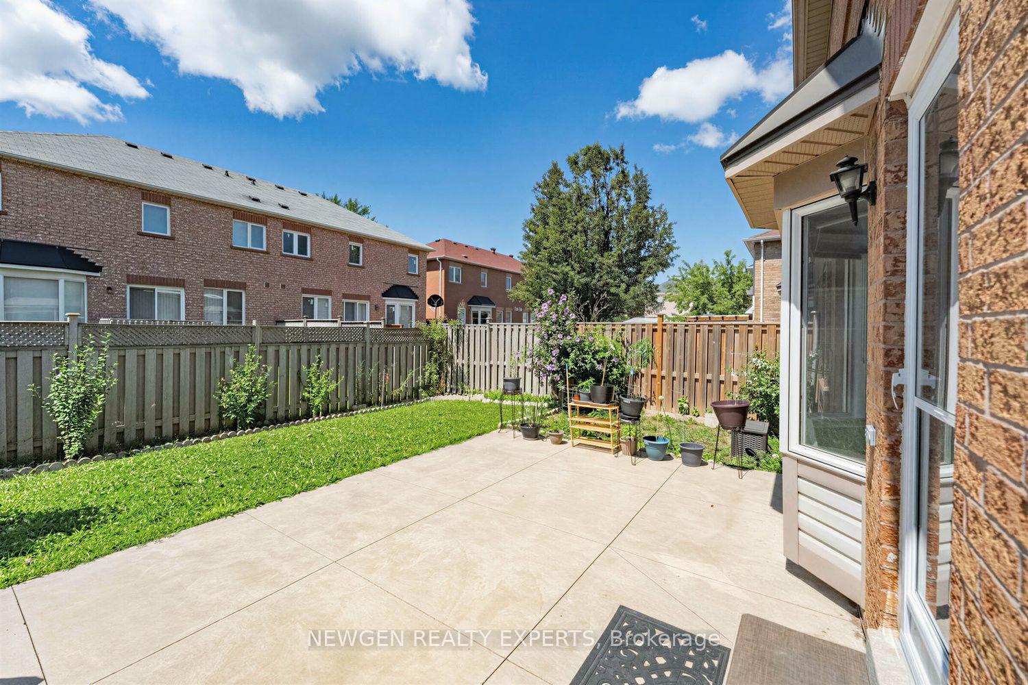 Photo 30 of 10 Checkerberry Crescent, Brampton, Sandringham-Wellington — HOMEH