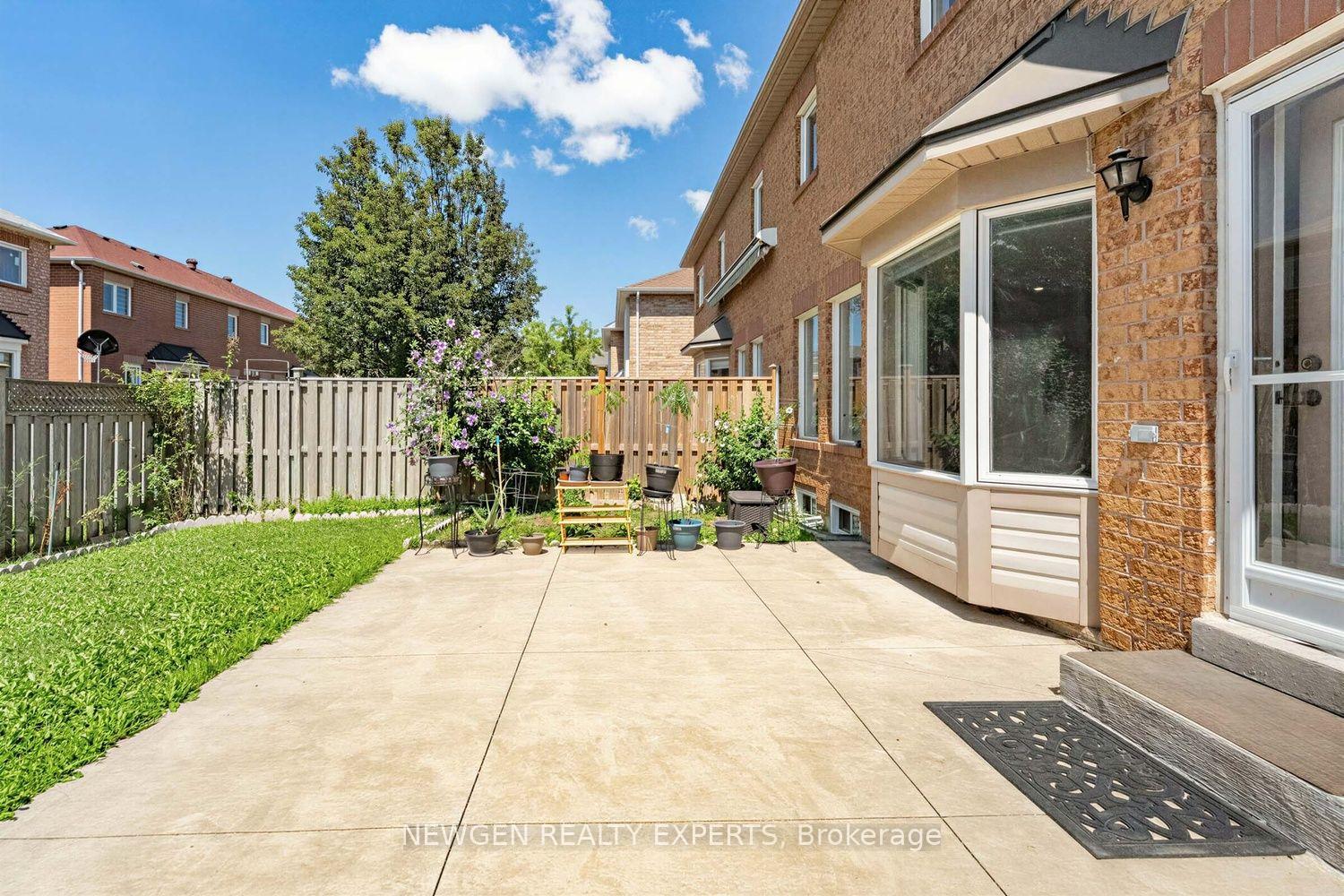 Photo 31 of 10 Checkerberry Crescent, Brampton, Sandringham-Wellington — HOMEH
