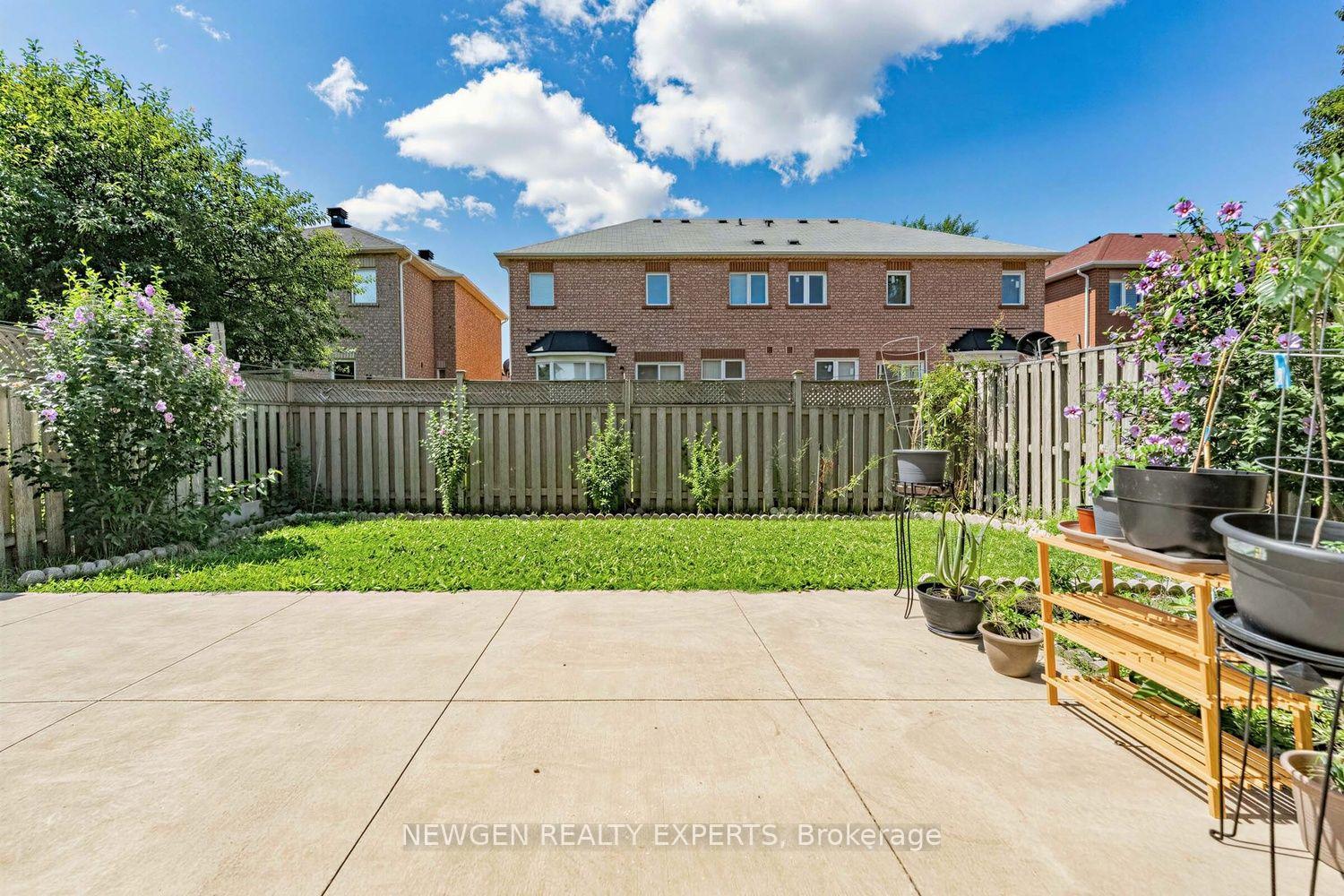 Photo 32 of 10 Checkerberry Crescent, Brampton, Sandringham-Wellington — HOMEH