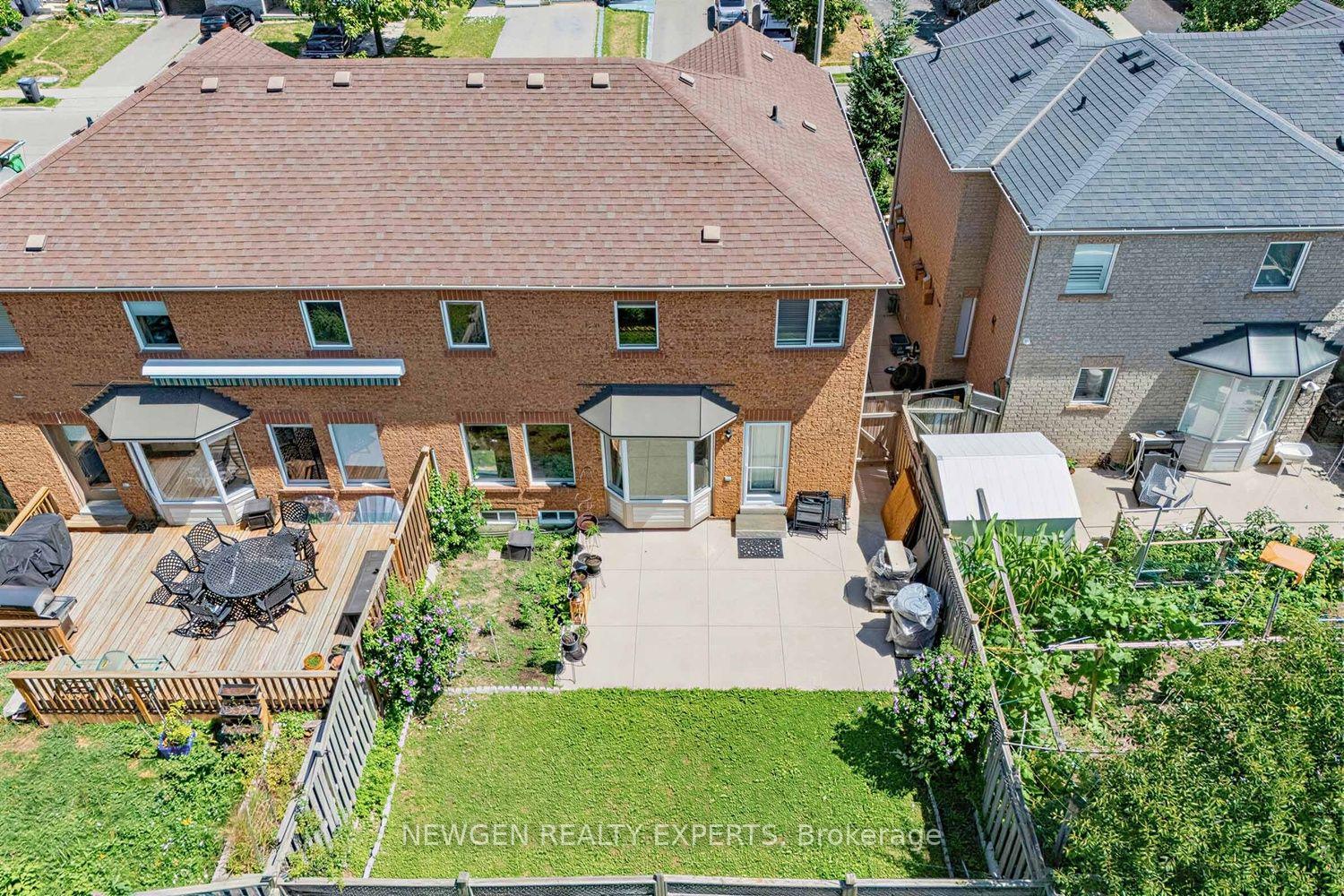 Photo 34 of 10 Checkerberry Crescent, Brampton, Sandringham-Wellington — HOMEH