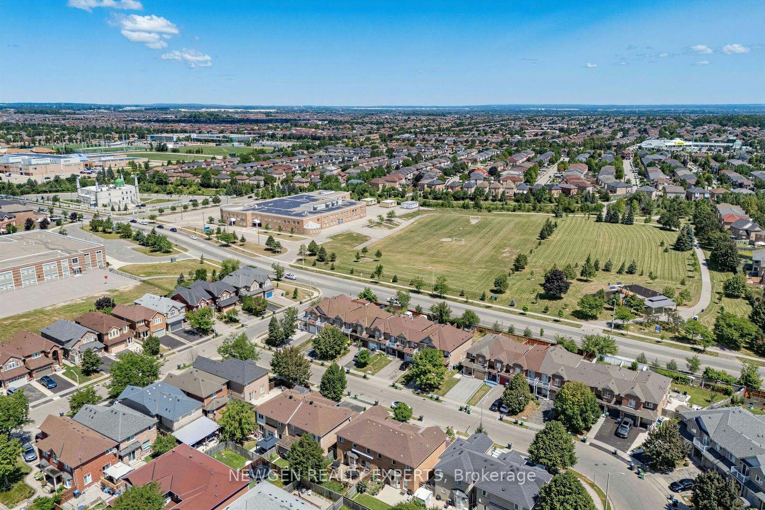 Photo 36 of 10 Checkerberry Crescent, Brampton, Sandringham-Wellington — HOMEH