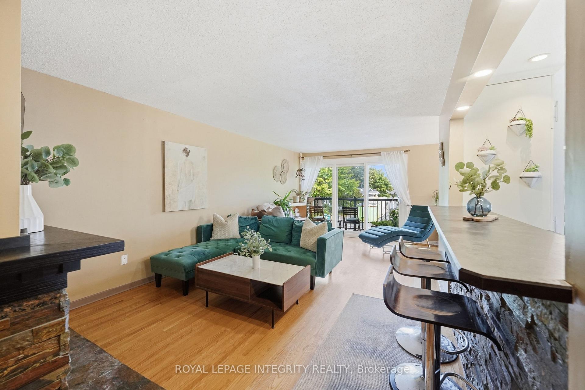 Photo 9 of 26 Woodmount Crescent, Ottawa, Borden Farm/Stewart Farm/Carleton Heights/Parkwood Hills — HOMEH