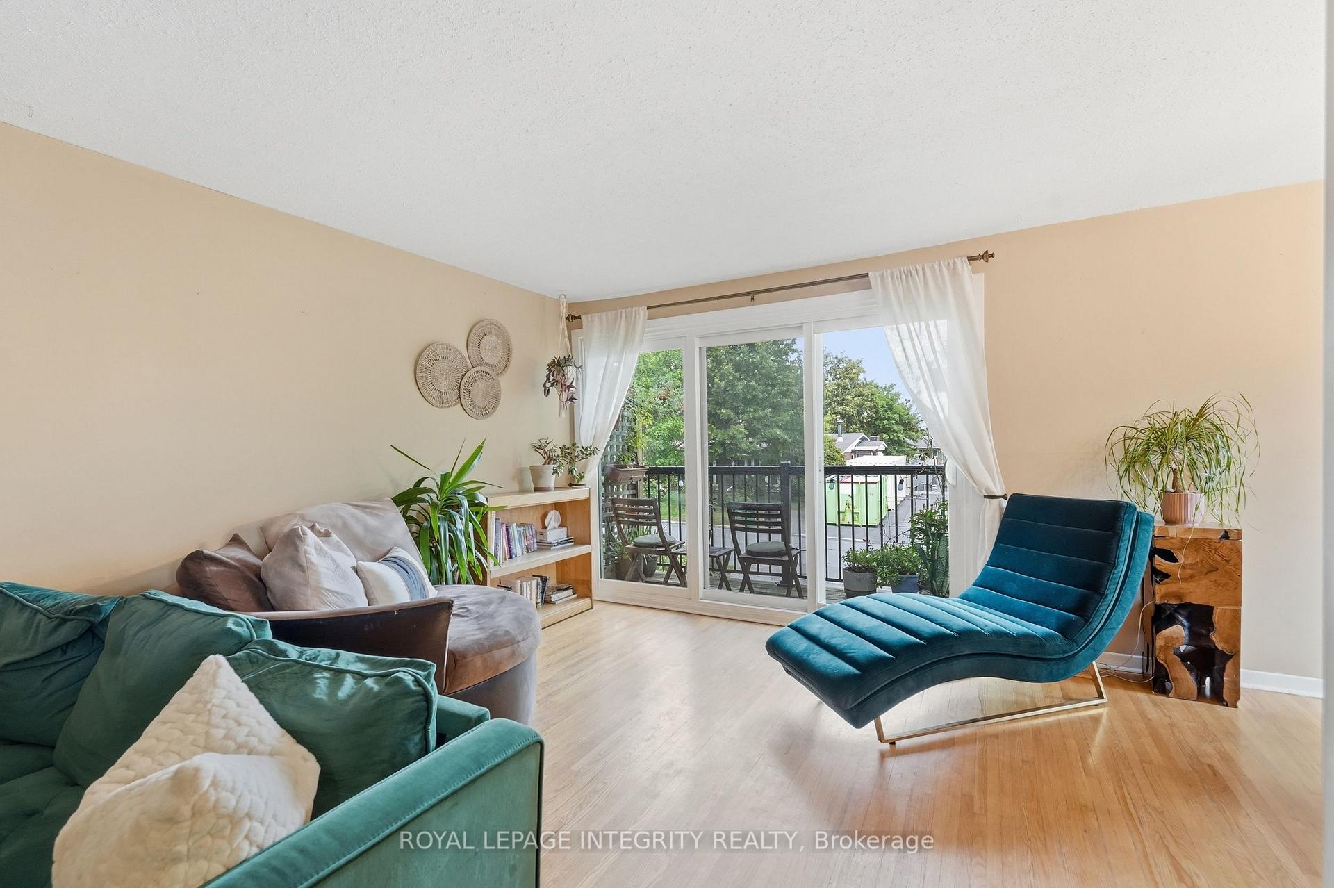 Photo 14 of 26 Woodmount Crescent, Ottawa, Borden Farm/Stewart Farm/Carleton Heights/Parkwood Hills — HOMEH