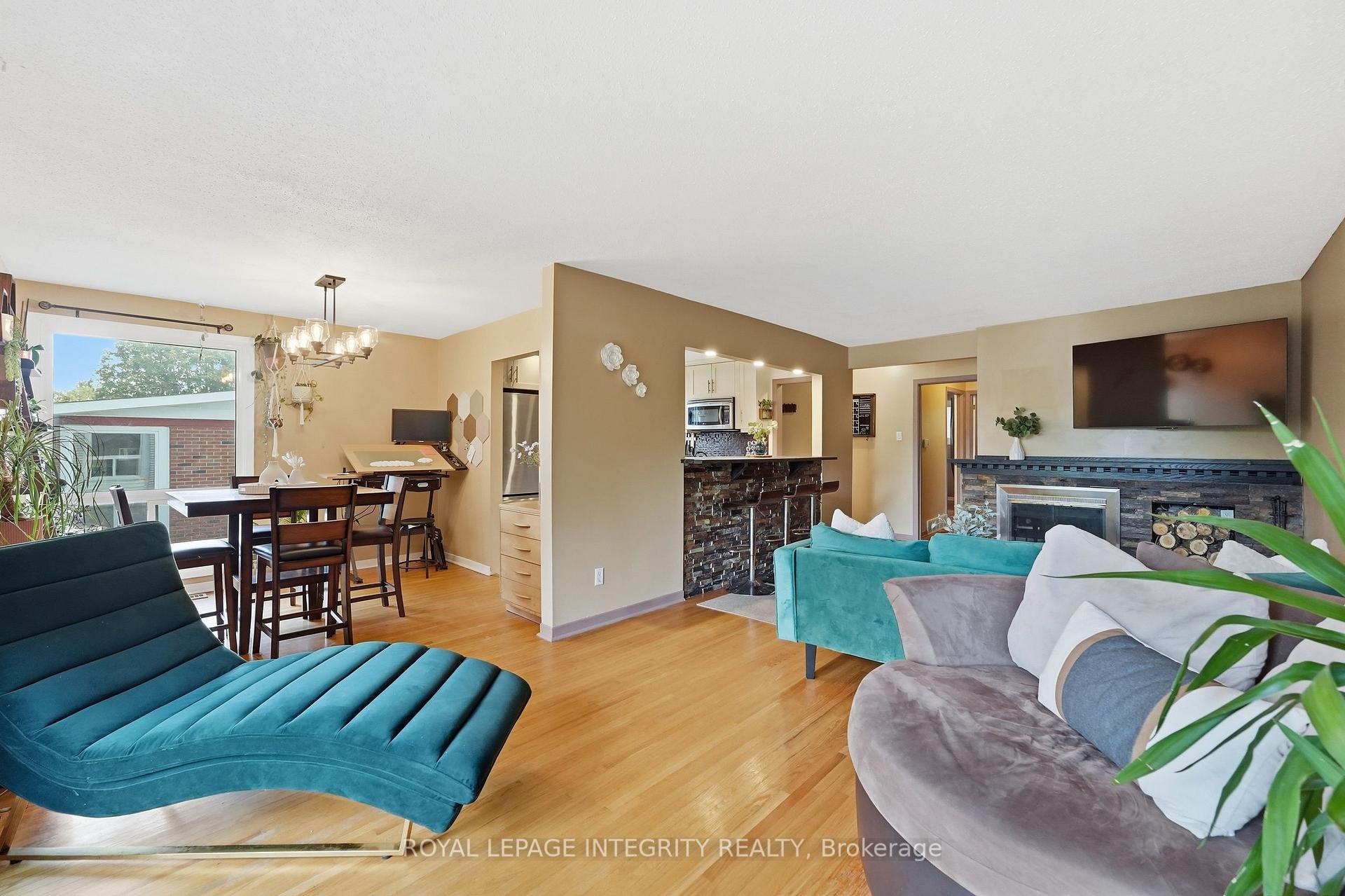 Photo 16 of 26 Woodmount Crescent, Ottawa, Borden Farm/Stewart Farm/Carleton Heights/Parkwood Hills — HOMEH