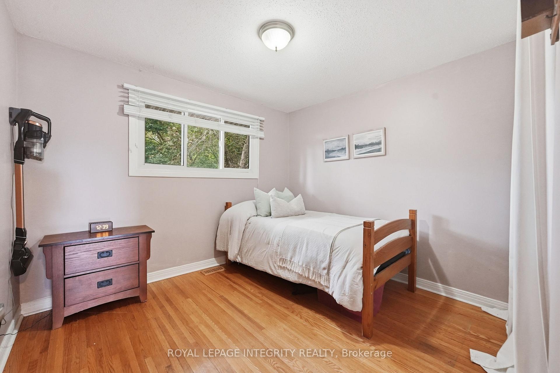 Photo 22 of 26 Woodmount Crescent, Ottawa, Borden Farm/Stewart Farm/Carleton Heights/Parkwood Hills — HOMEH