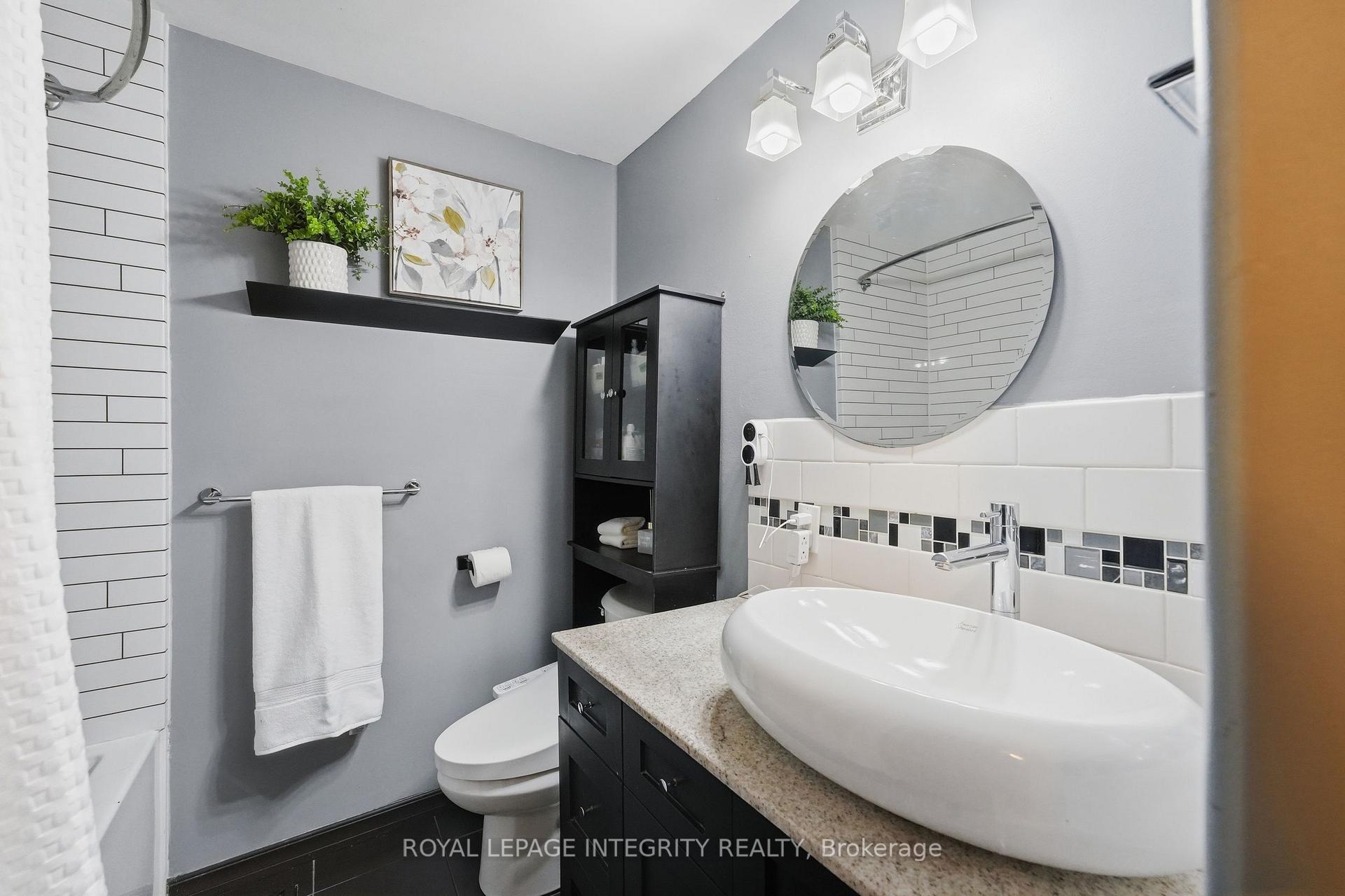 Photo 24 of 26 Woodmount Crescent, Ottawa, Borden Farm/Stewart Farm/Carleton Heights/Parkwood Hills — HOMEH