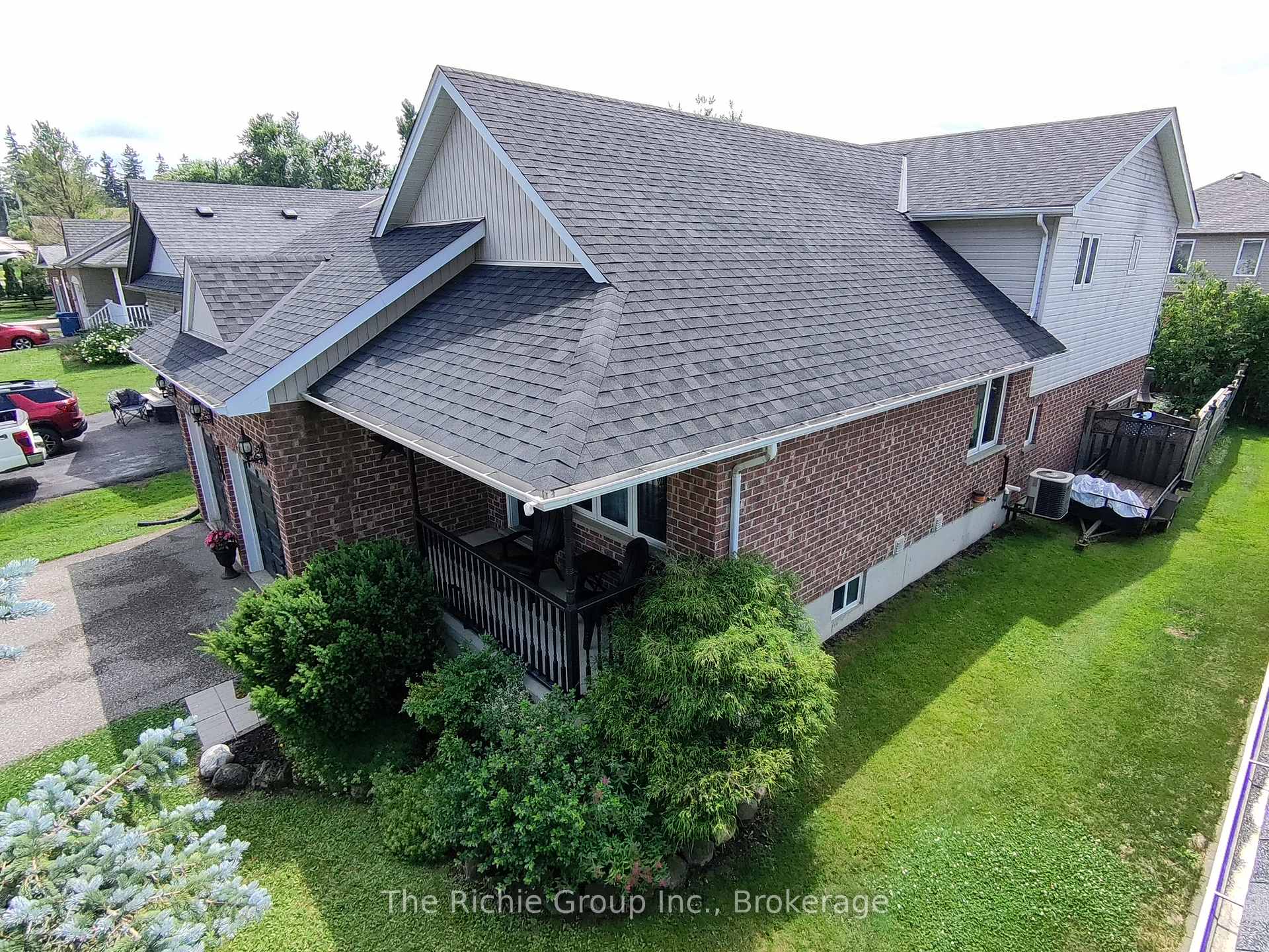 Photo 3 of 624 Cedar Street W, Shelburne — HOMEH