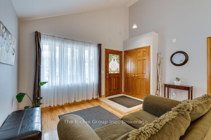 Photo 5 of 624 Cedar Street W, Shelburne — HOMEH
