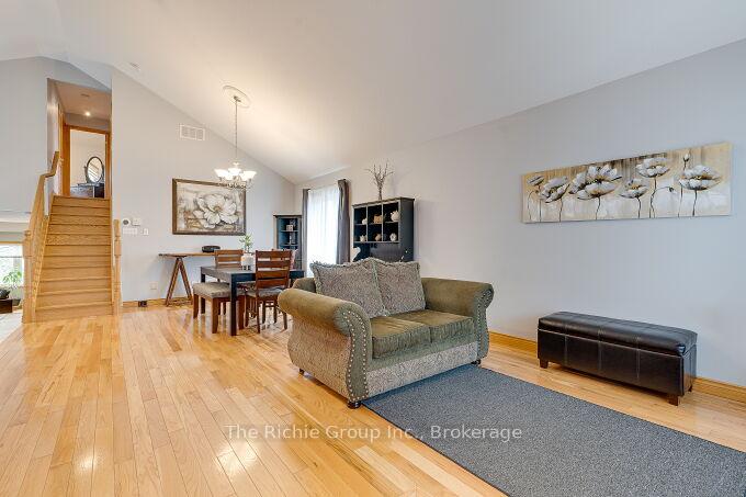 Photo 6 of 624 Cedar Street W, Shelburne — HOMEH