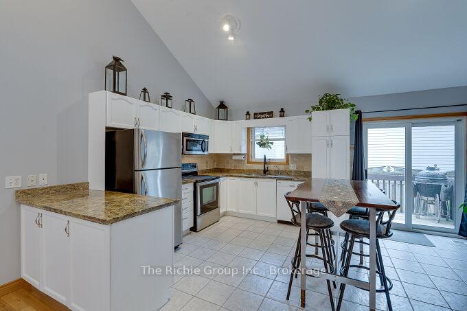 Photo 10 of 624 Cedar Street W, Shelburne — HOMEH