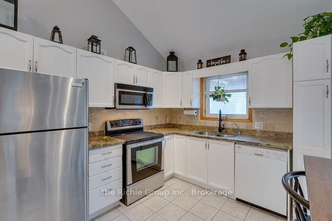 Photo 11 of 624 Cedar Street W, Shelburne — HOMEH