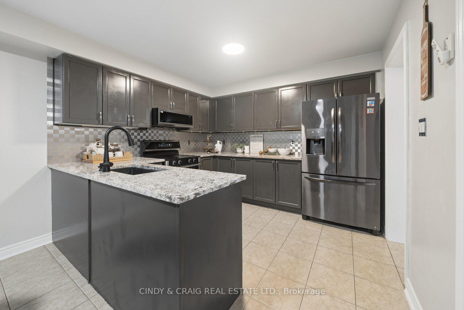 Photo 5 of 87 Beckett Crescent, Clarington, Courtice — HOMEH