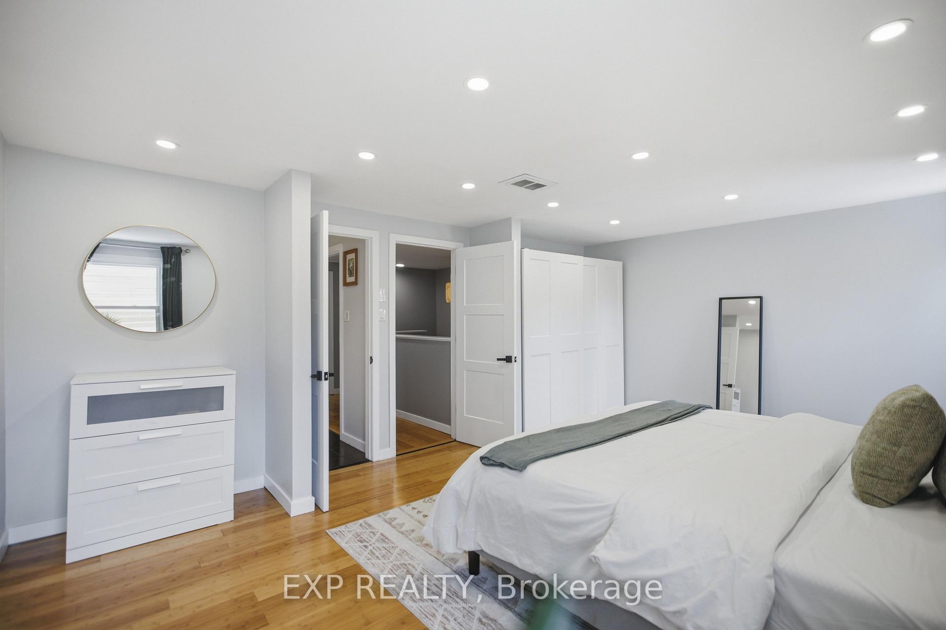 Photo 15 of 2092 Eric Crescent, Ottawa, Pineview — HOMEH