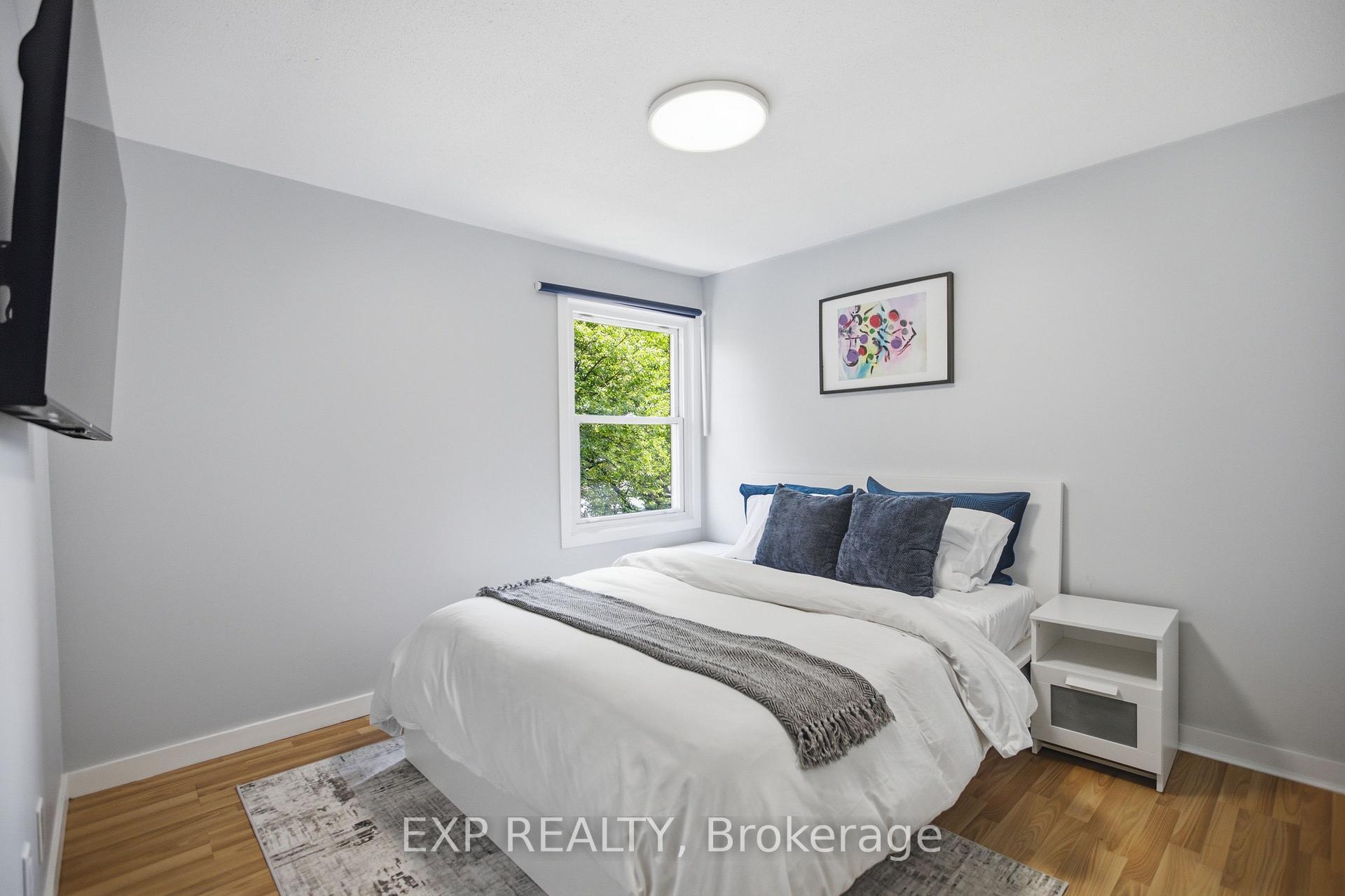 Photo 17 of 2092 Eric Crescent, Ottawa, Pineview — HOMEH