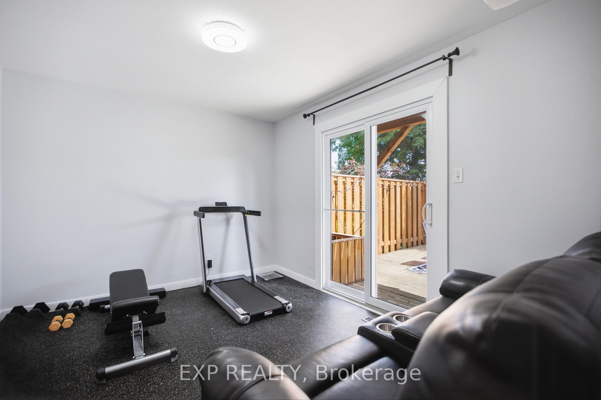 Photo 20 of 2092 Eric Crescent, Ottawa, Pineview — HOMEH