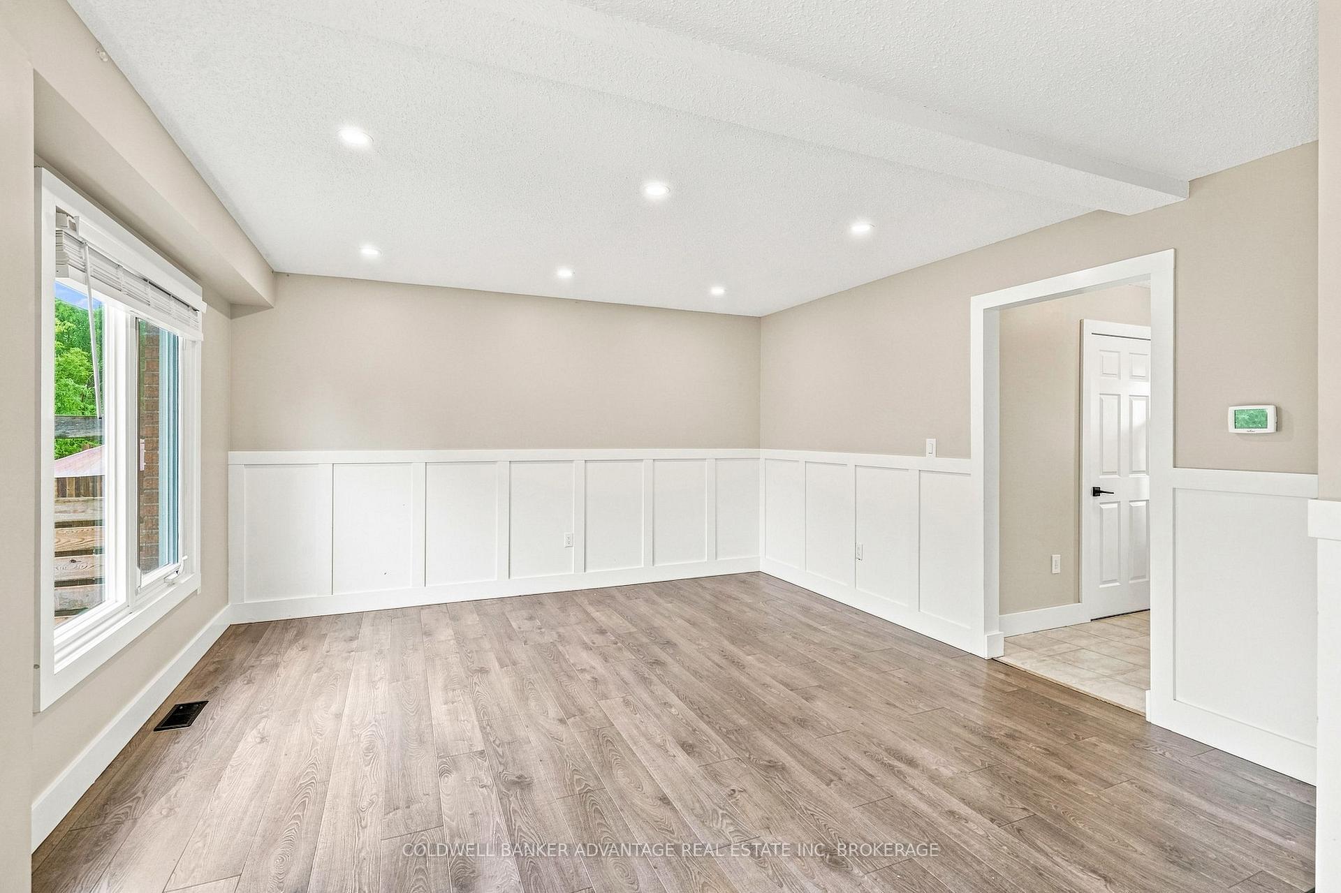 Photo 16 of 39 Dundee Drive, St. Catharines, Secord Woods — HOMEH