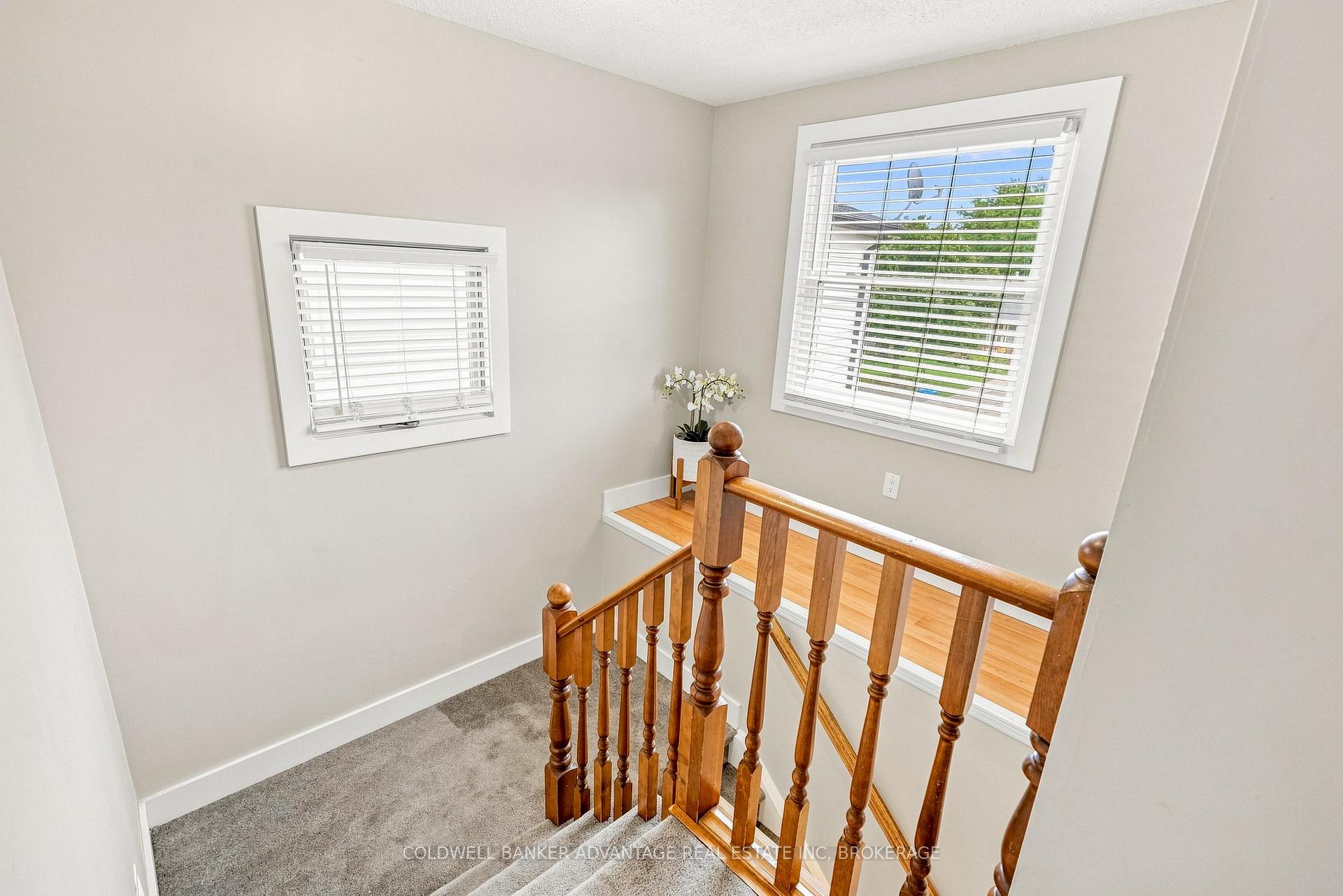 Photo 17 of 39 Dundee Drive, St. Catharines, Secord Woods — HOMEH