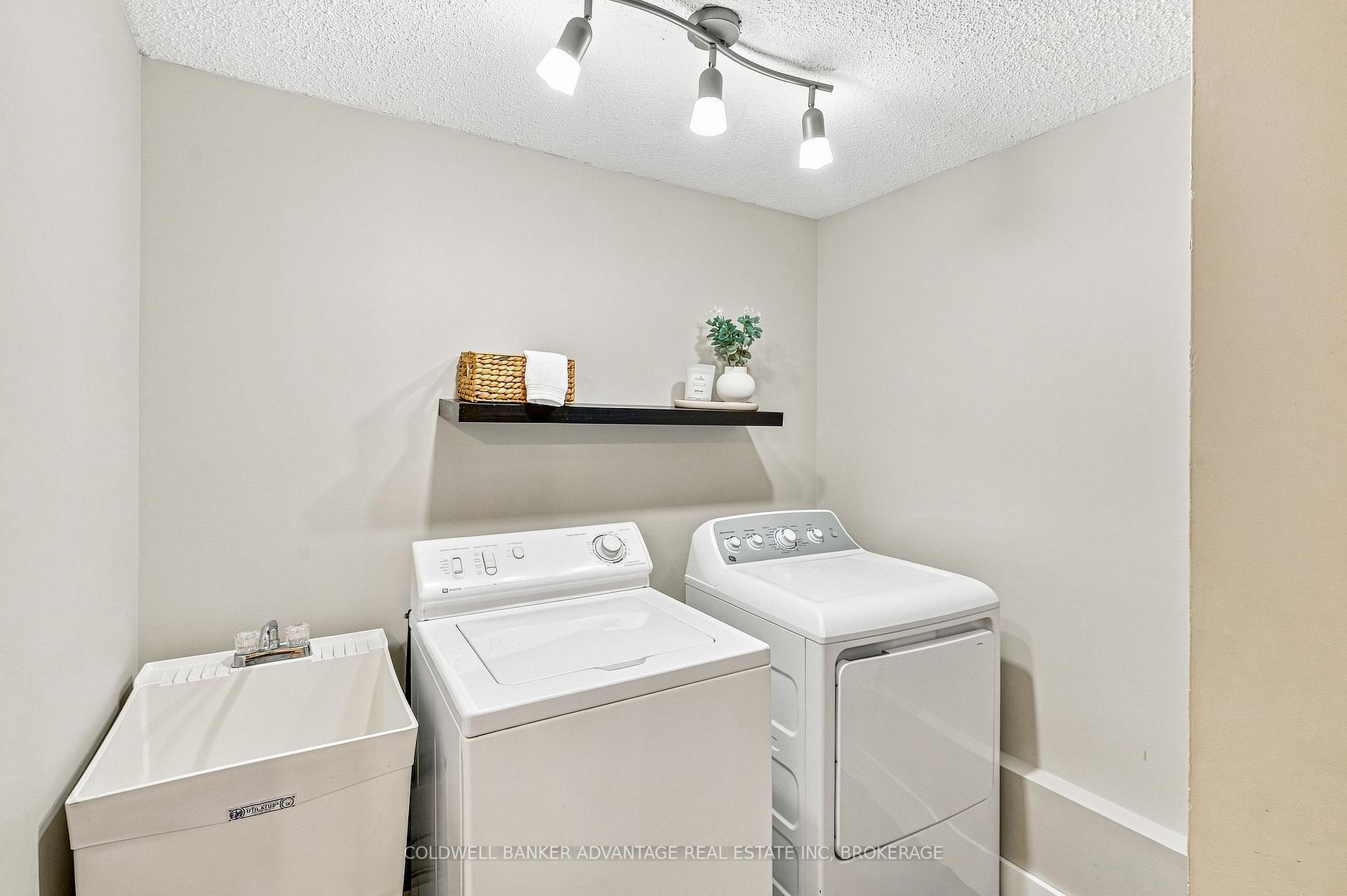 Photo 24 of 39 Dundee Drive, St. Catharines, Secord Woods — HOMEH