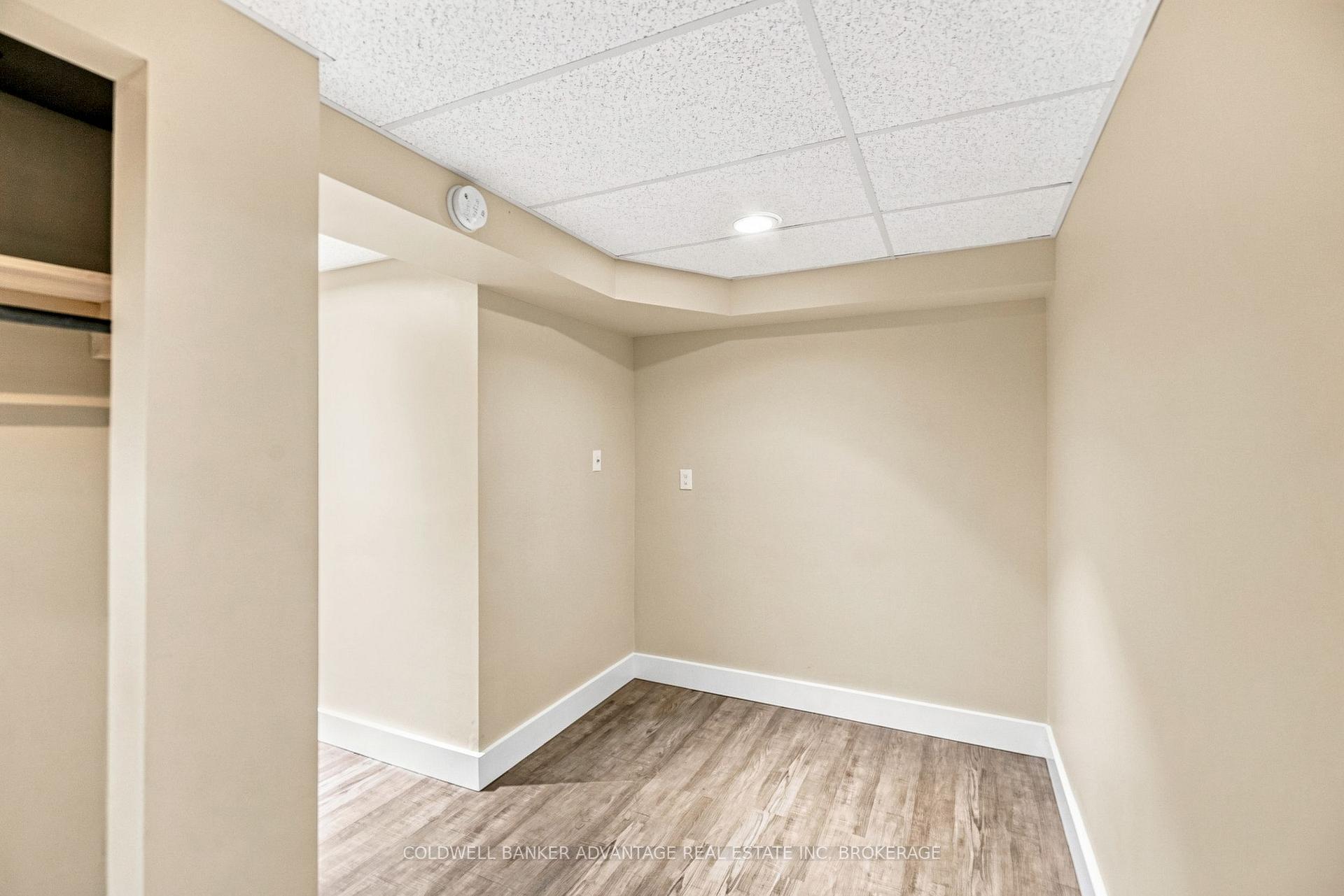 Photo 27 of 39 Dundee Drive, St. Catharines, Secord Woods — HOMEH
