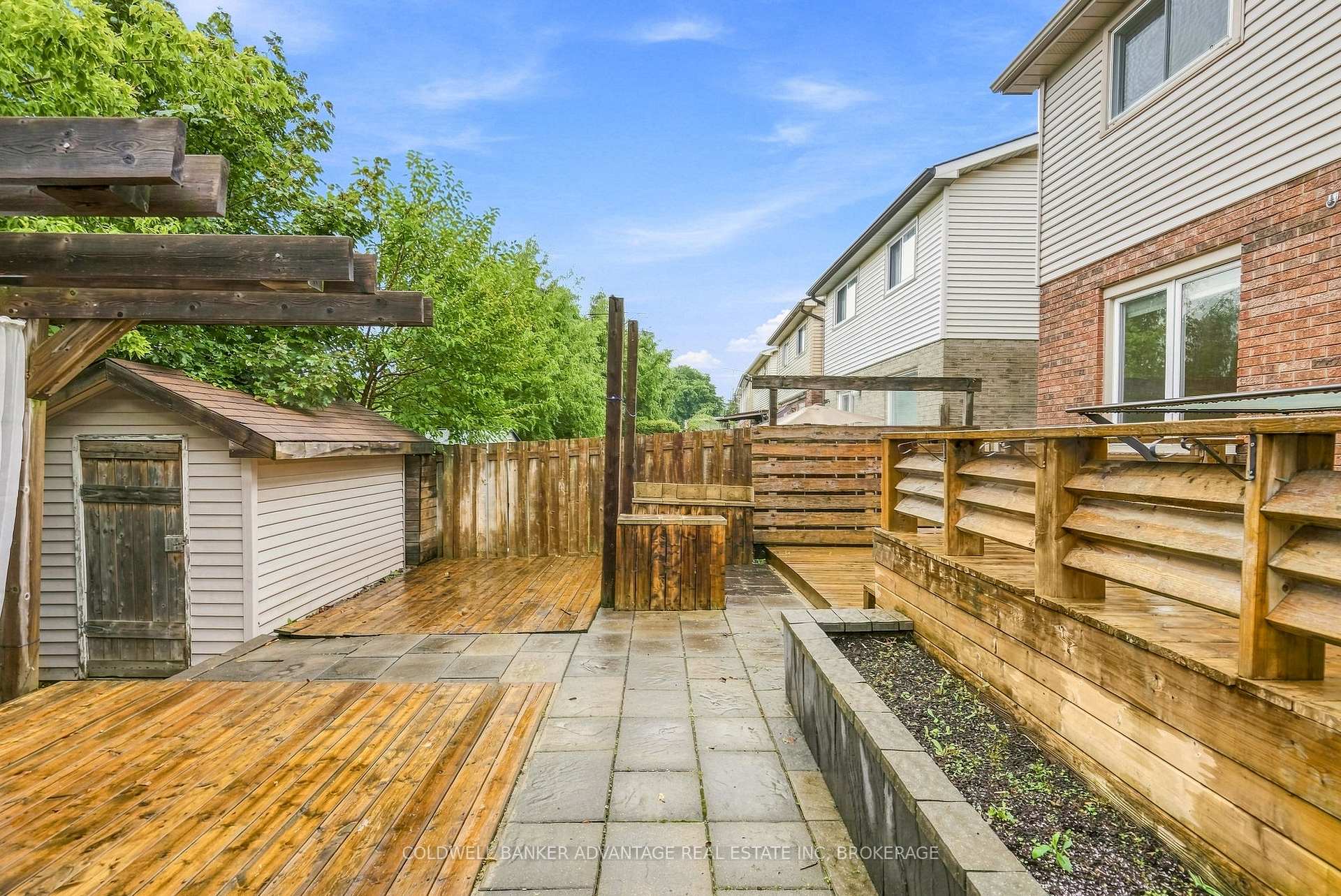 Photo 35 of 39 Dundee Drive, St. Catharines, Secord Woods — HOMEH