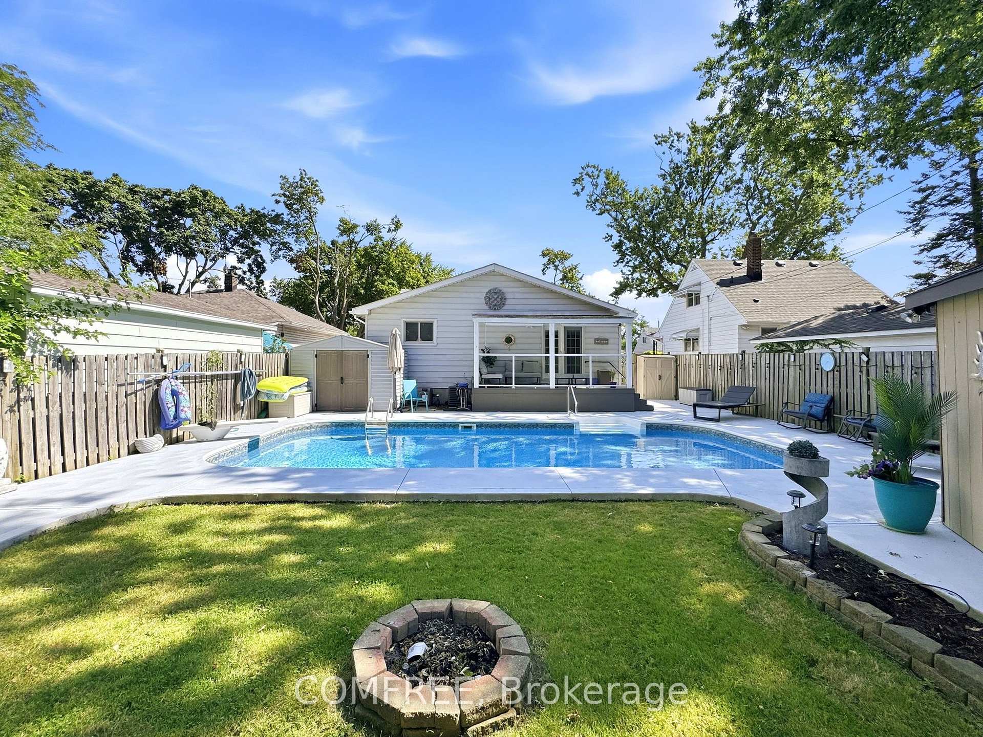 Photo 2 of 1827 Norman Road, Windsor — HOMEH