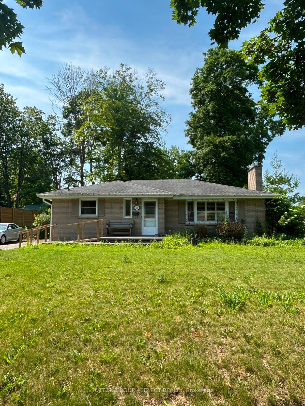 Photo 1 of 316 Ridgewood Crescent, London, South D — HOMEH