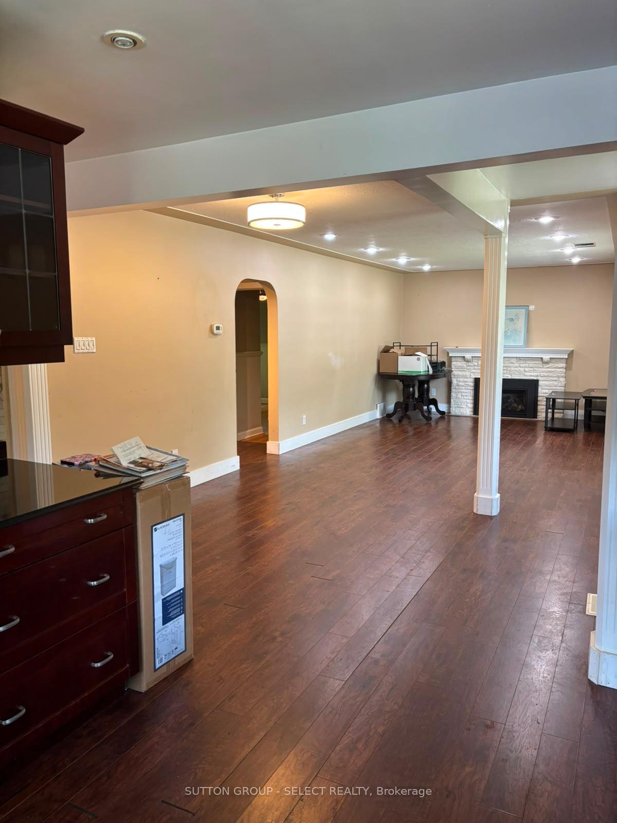 Photo 4 of 316 Ridgewood Crescent, London, South D — HOMEH