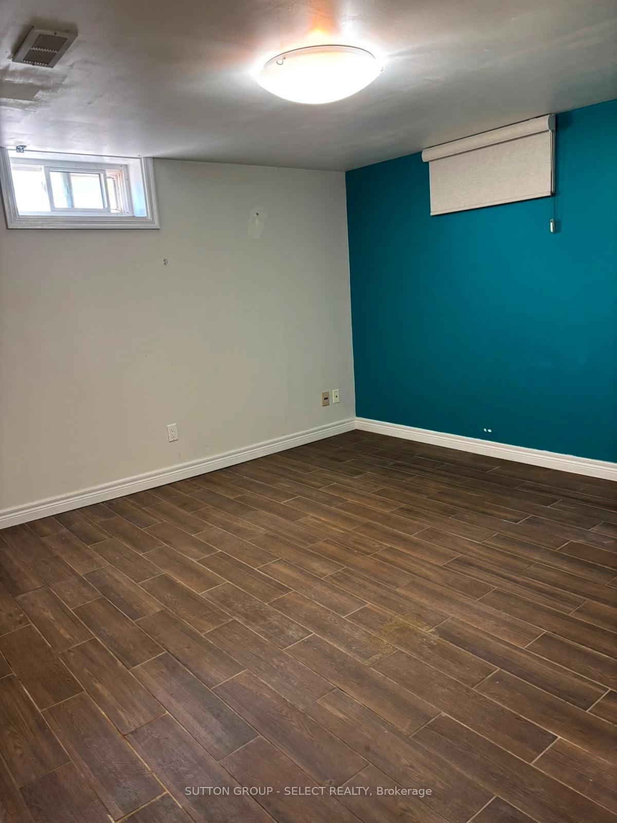 Photo 14 of 316 Ridgewood Crescent, London, South D — HOMEH