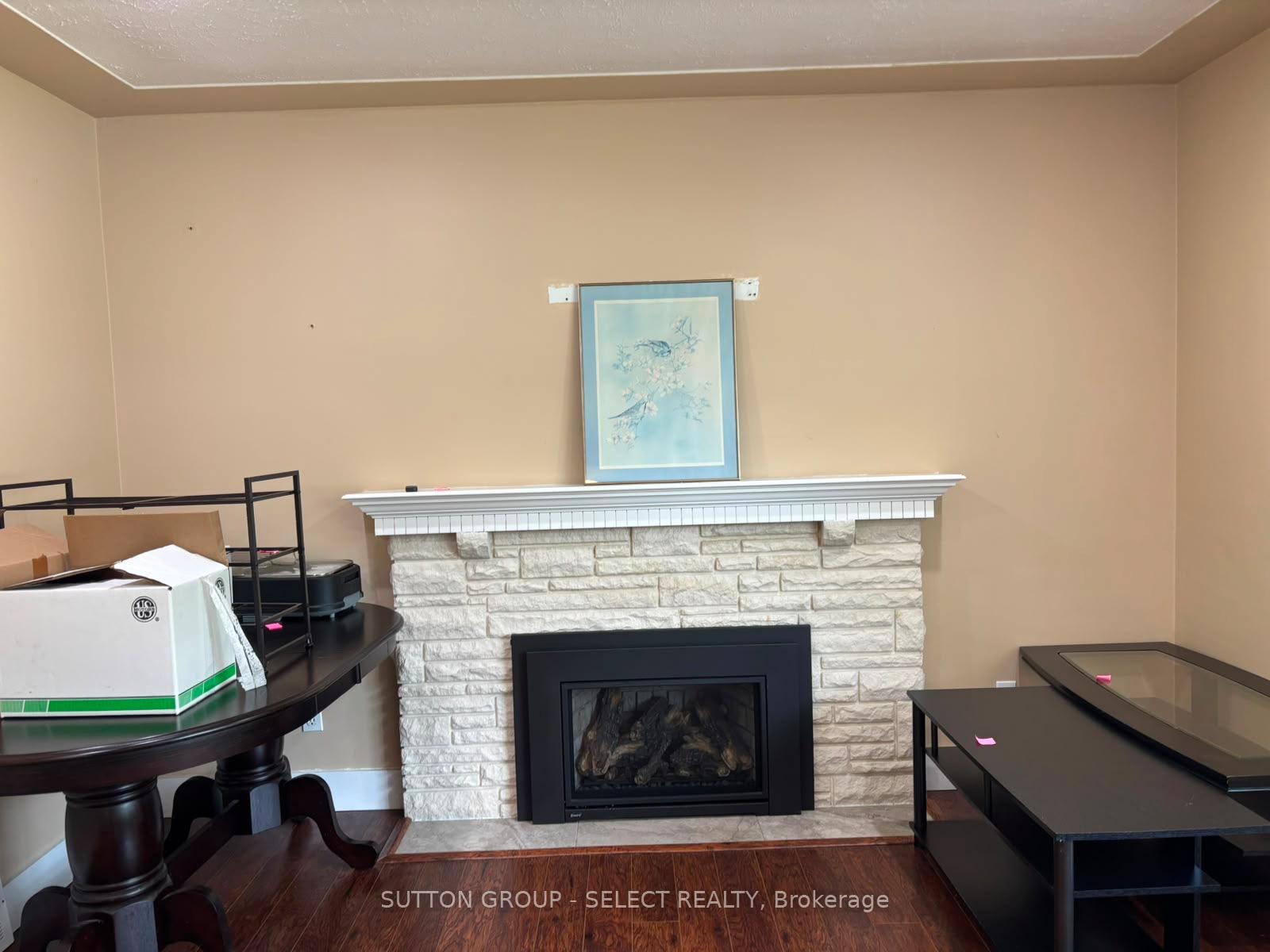 Photo 18 of 316 Ridgewood Crescent, London, South D — HOMEH