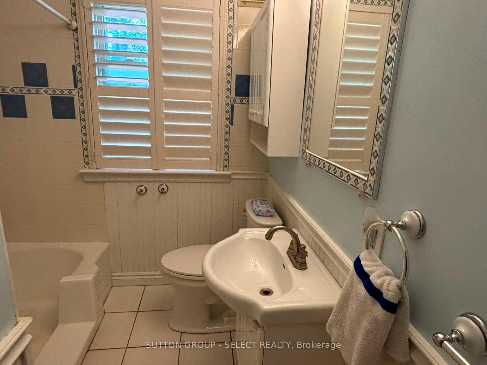 Photo 20 of 316 Ridgewood Crescent, London, South D — HOMEH