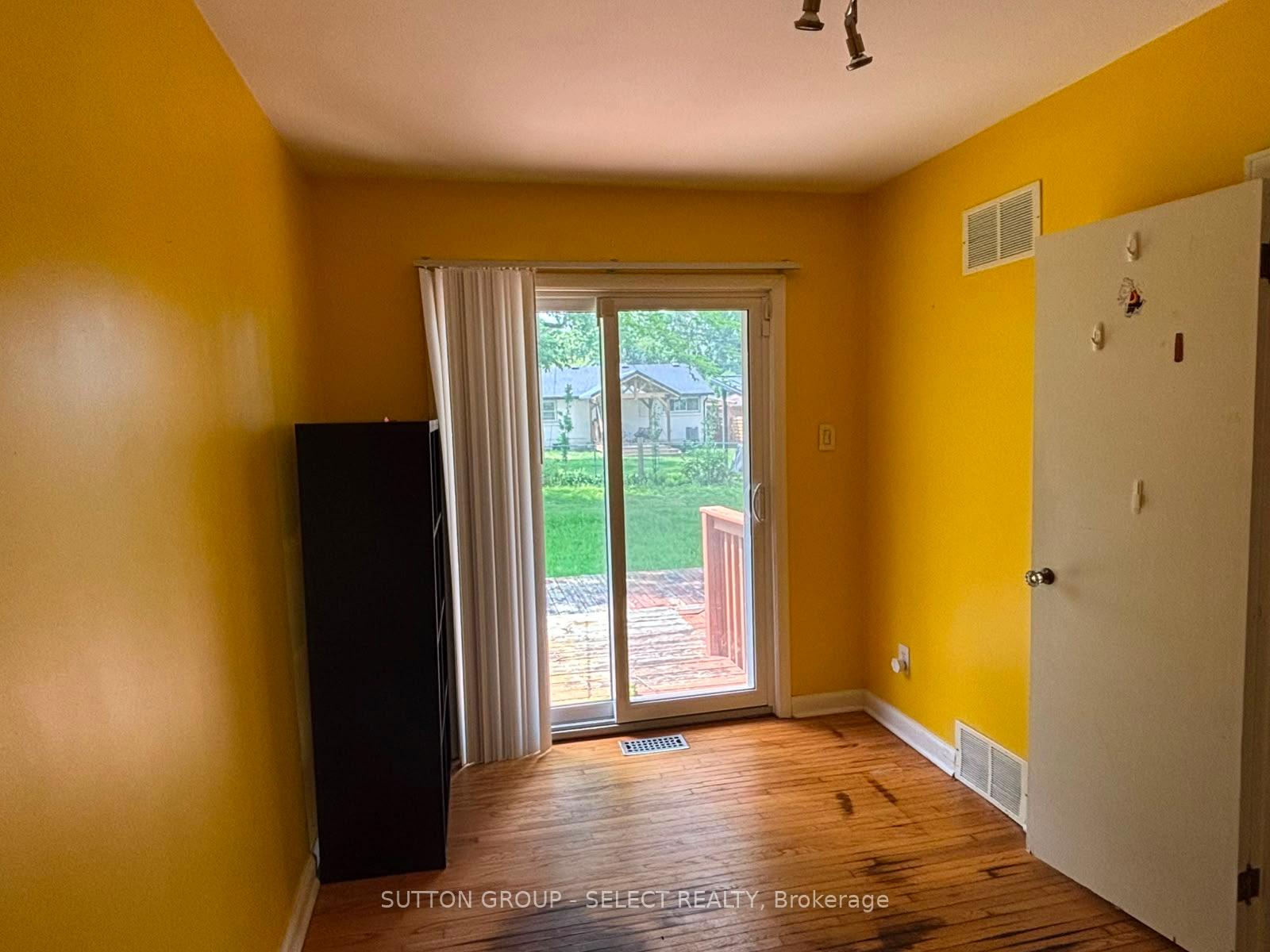 Photo 21 of 316 Ridgewood Crescent, London, South D — HOMEH