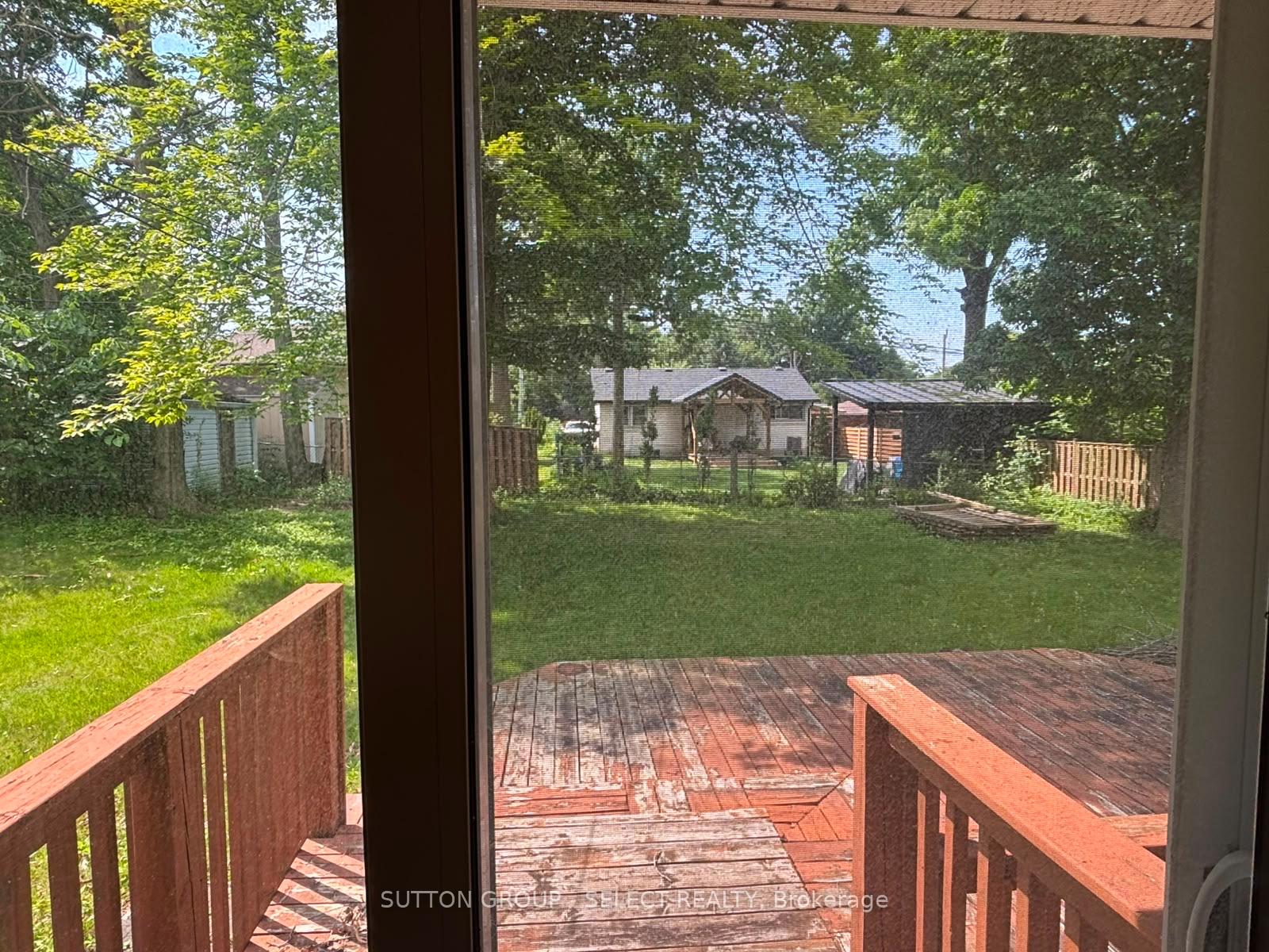 Photo 23 of 316 Ridgewood Crescent, London, South D — HOMEH