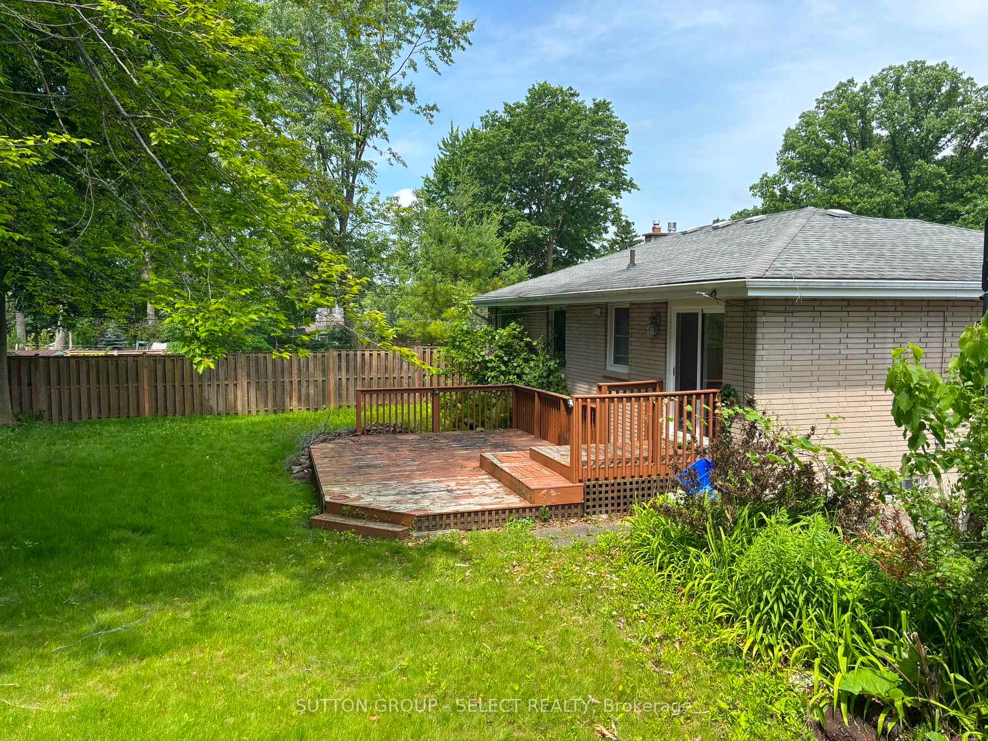 Photo 28 of 316 Ridgewood Crescent, London, South D — HOMEH