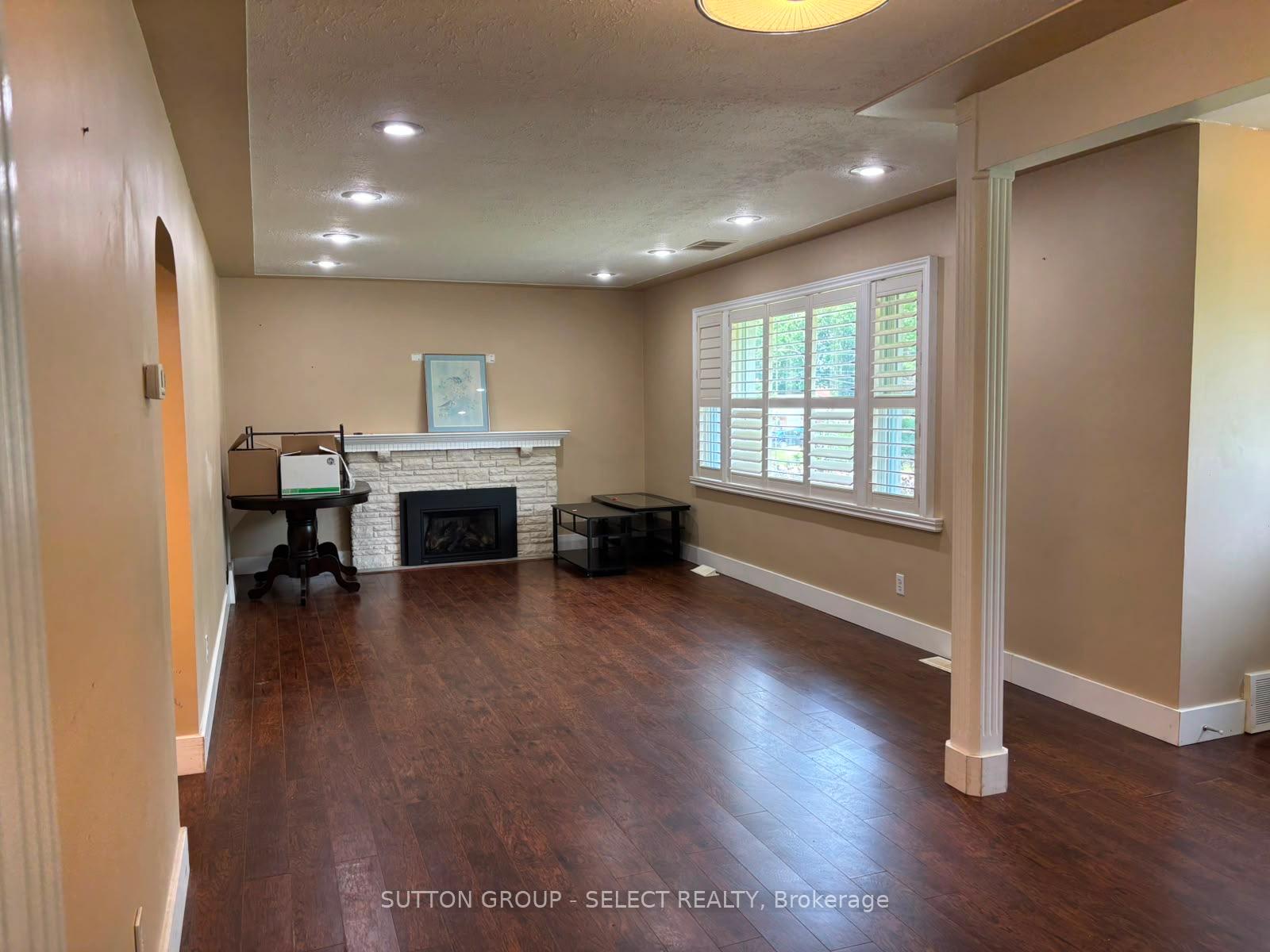 Photo 34 of 316 Ridgewood Crescent, London, South D — HOMEH
