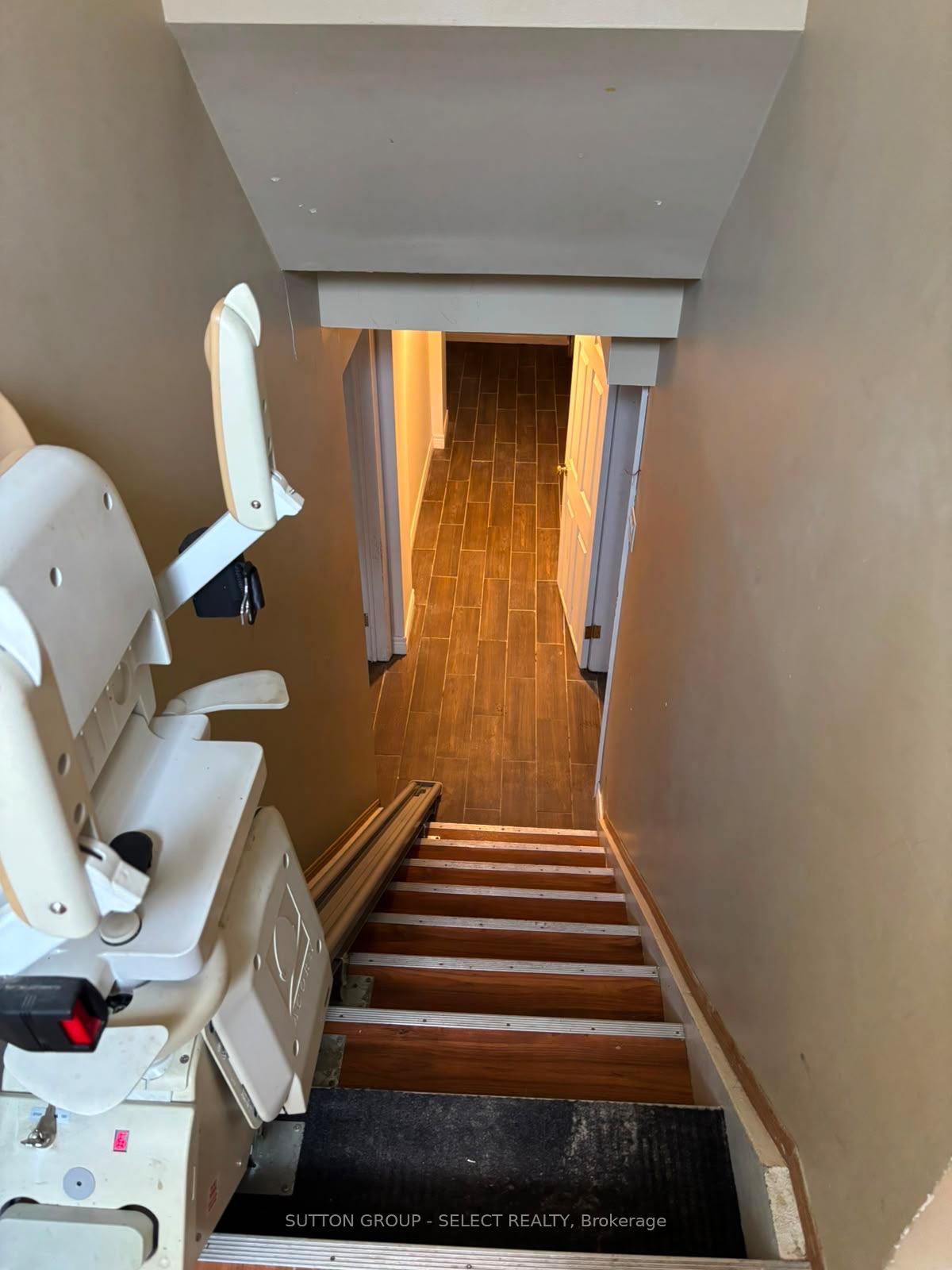 Photo 35 of 316 Ridgewood Crescent, London, South D — HOMEH