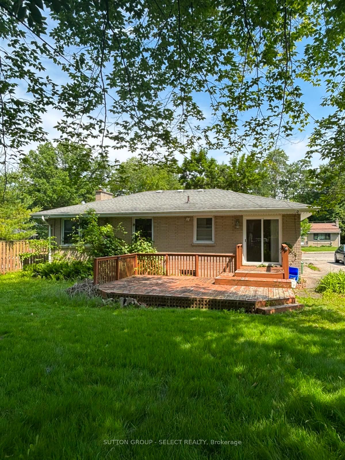 Photo 36 of 316 Ridgewood Crescent, London, South D — HOMEH
