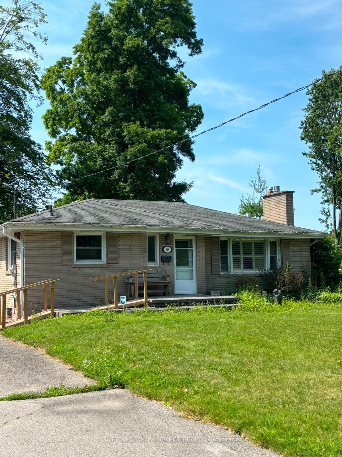 Photo 39 of 316 Ridgewood Crescent, London, South D — HOMEH