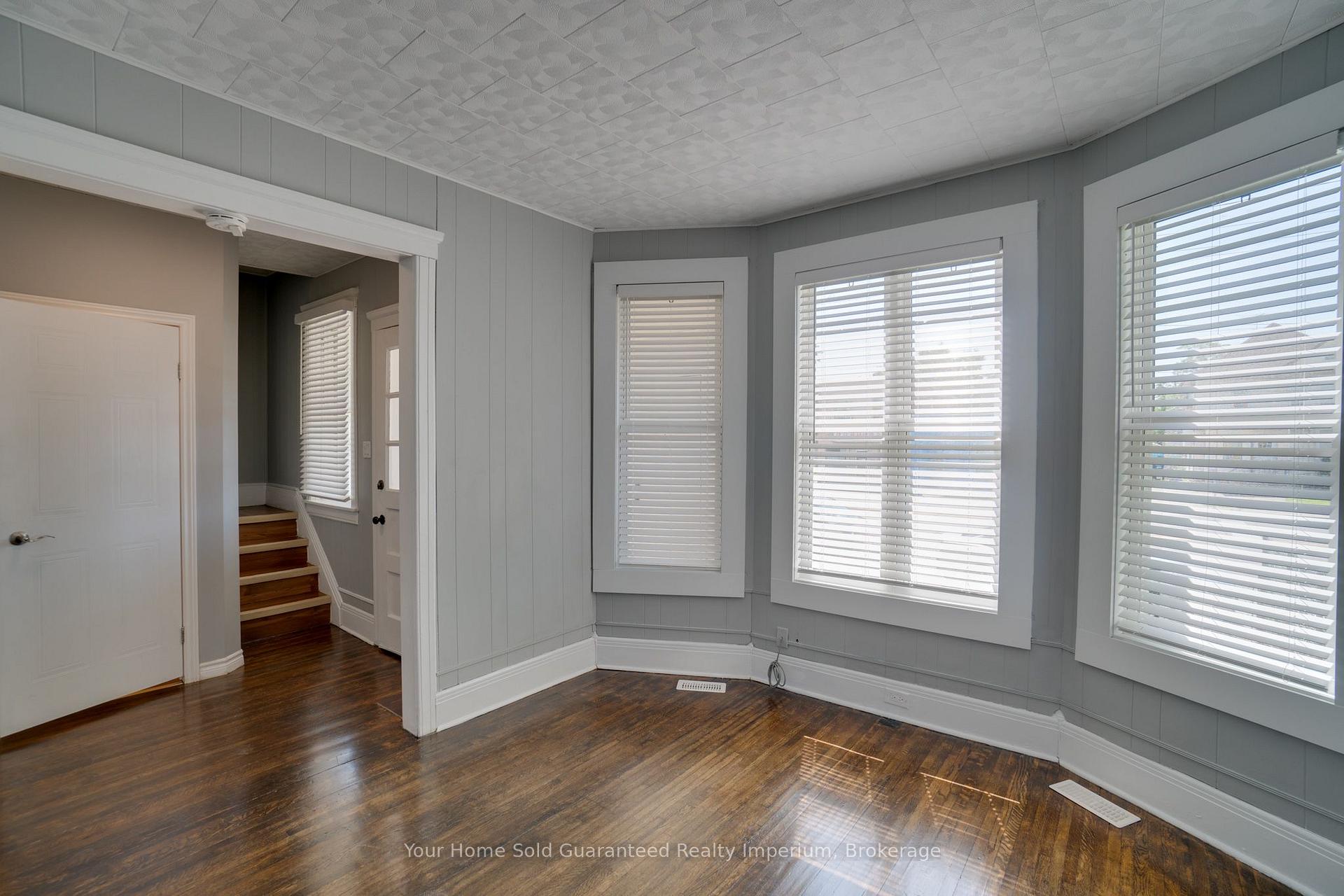 Photo 6 of 1420 University Avenue W, Windsor, Windsor University District — HOMEH