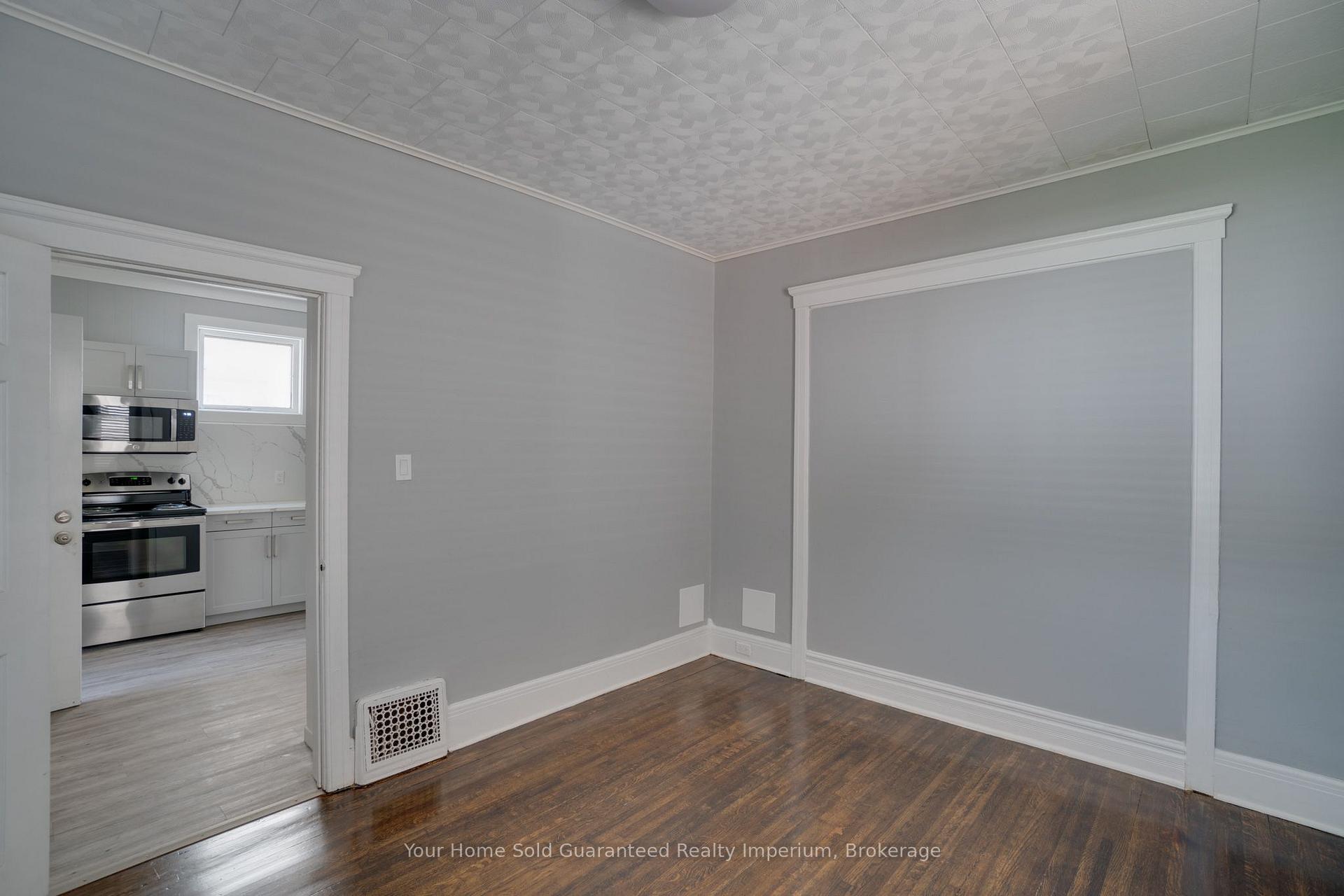 Photo 8 of 1420 University Avenue W, Windsor, Windsor University District — HOMEH