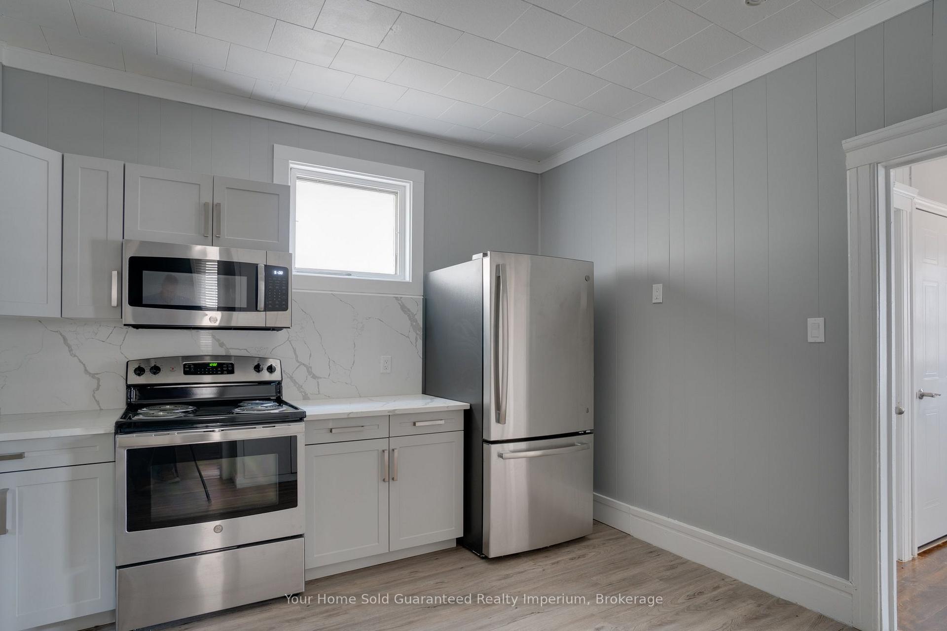 Photo 10 of 1420 University Avenue W, Windsor, Windsor University District — HOMEH