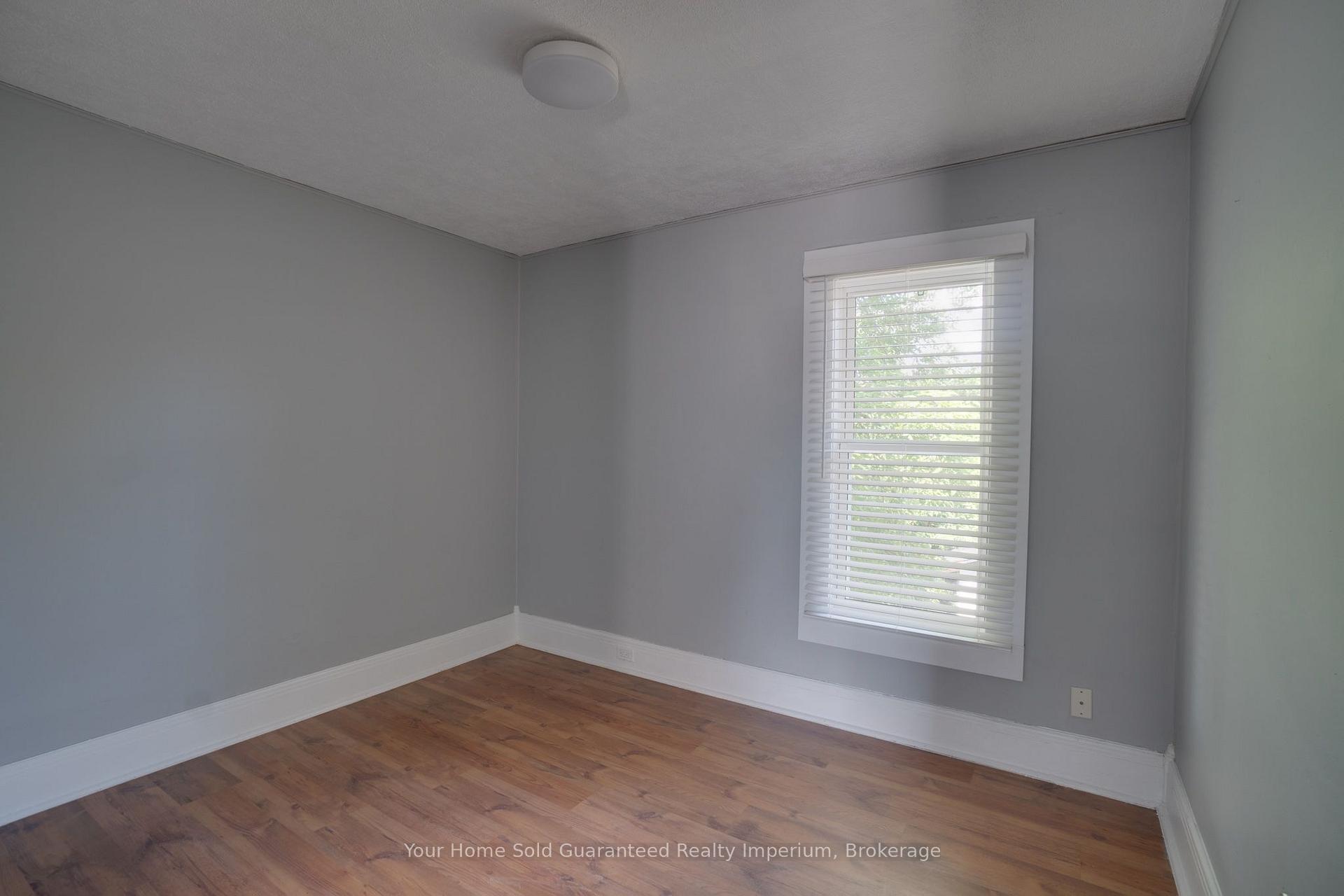Photo 16 of 1420 University Avenue W, Windsor, Windsor University District — HOMEH