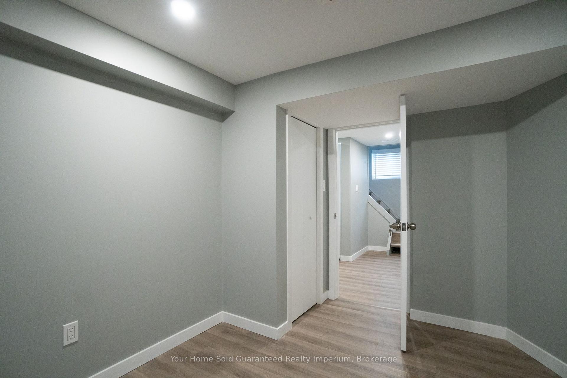 Photo 19 of 1420 University Avenue W, Windsor, Windsor University District — HOMEH