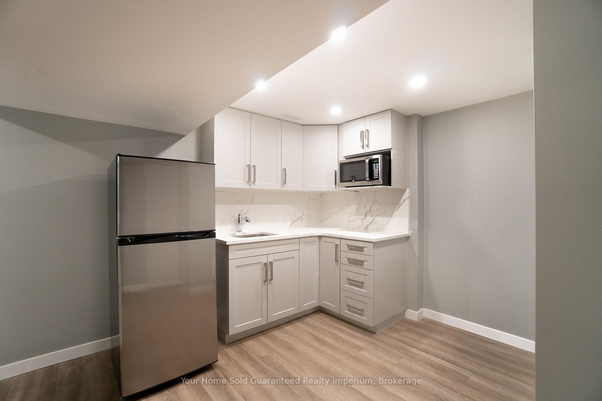 Photo 20 of 1420 University Avenue W, Windsor, Windsor University District — HOMEH