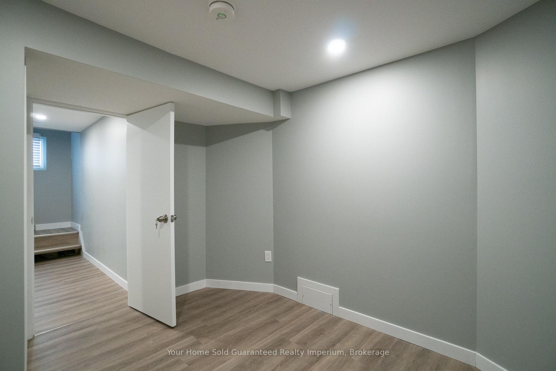 Photo 25 of 1420 University Avenue W, Windsor, Windsor University District — HOMEH