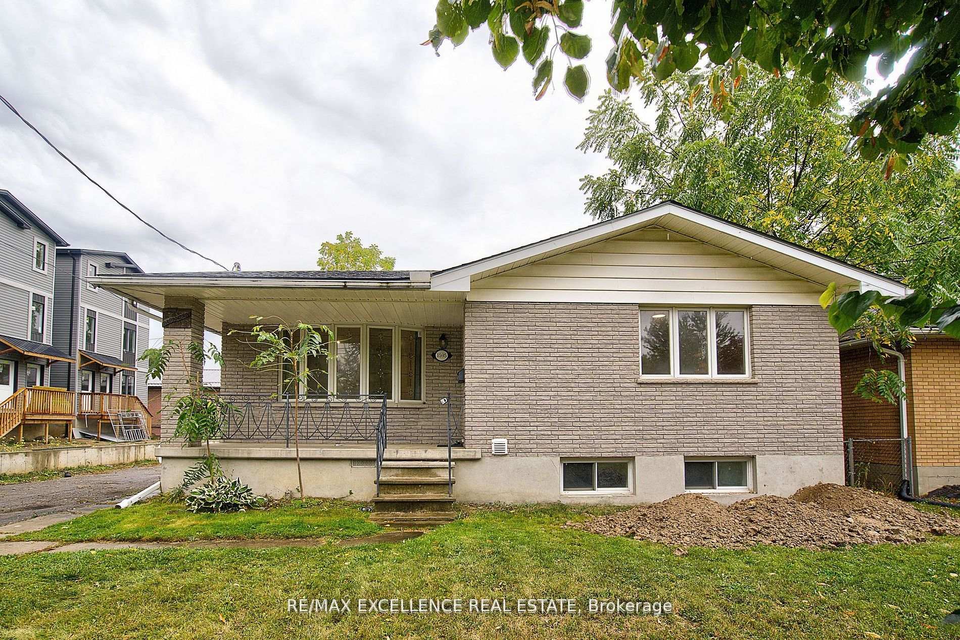 Photo of Unit Upper, 1595 Borden Street