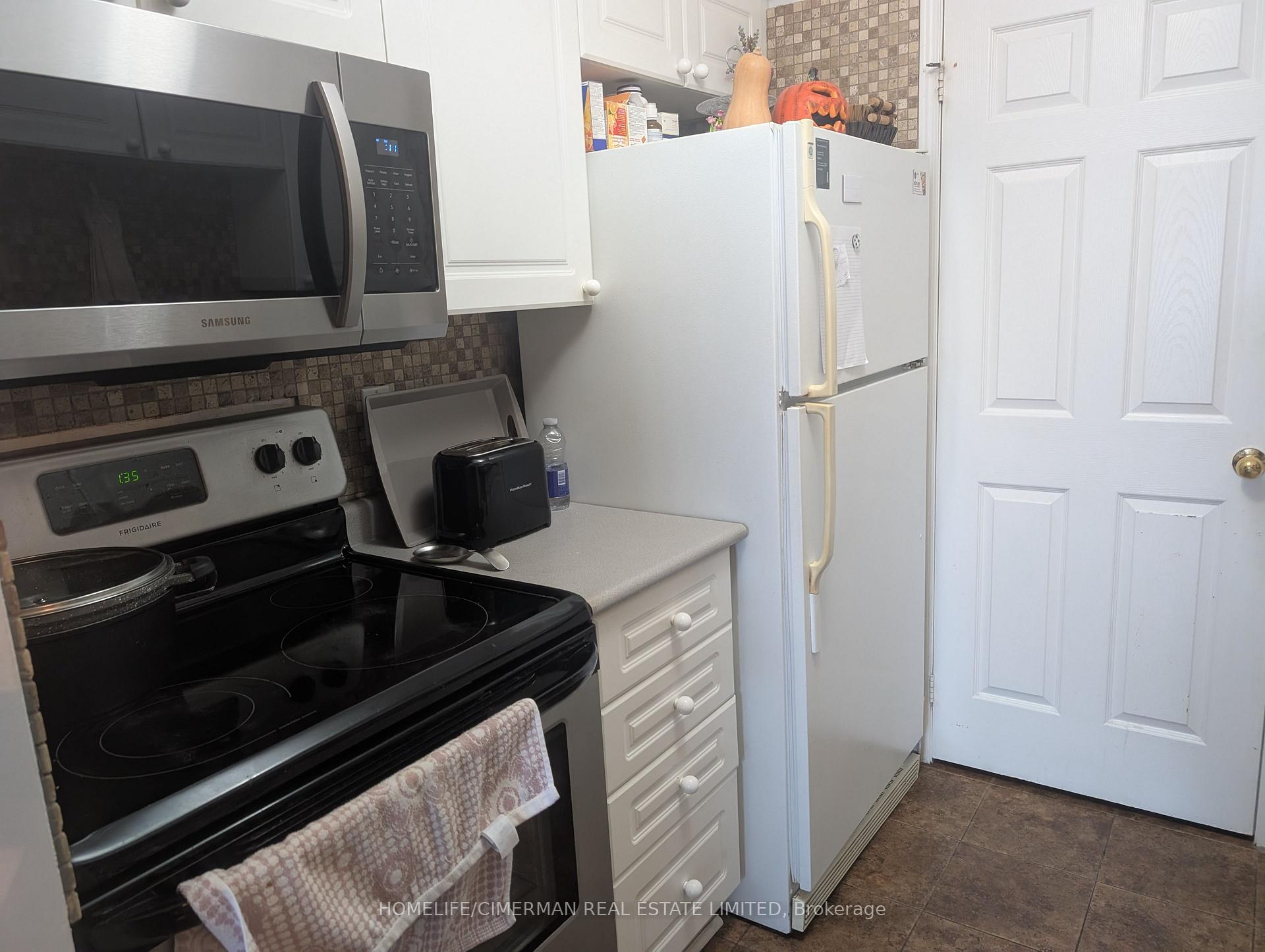 Photo 4 of Unit 921, 233 Beecroft Road, North York, Willowdale West — HOMEH