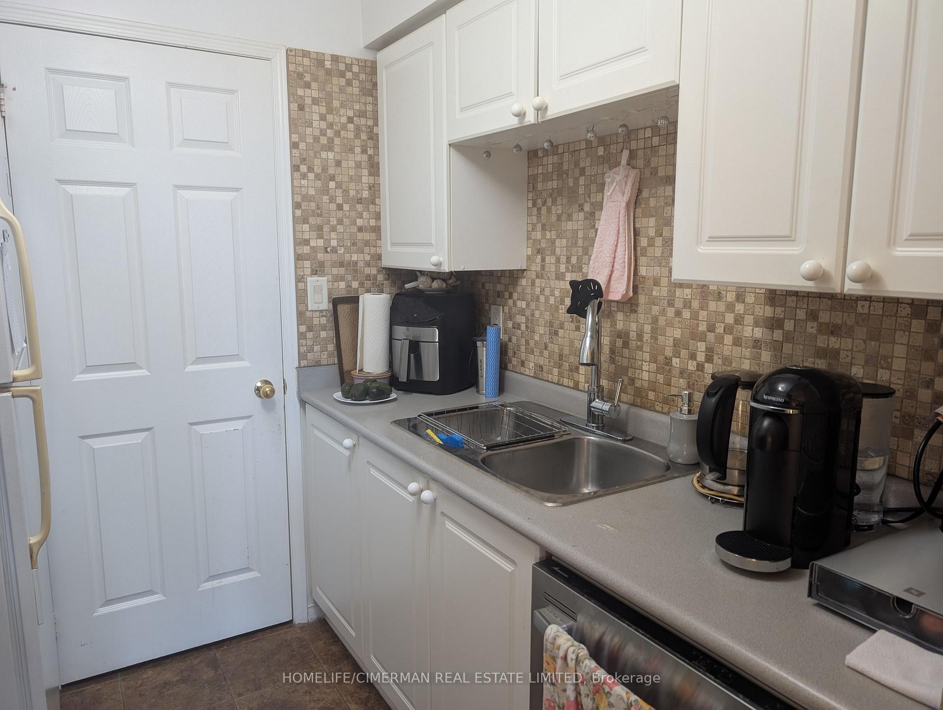 Photo 5 of Unit 921, 233 Beecroft Road, North York, Willowdale West — HOMEH