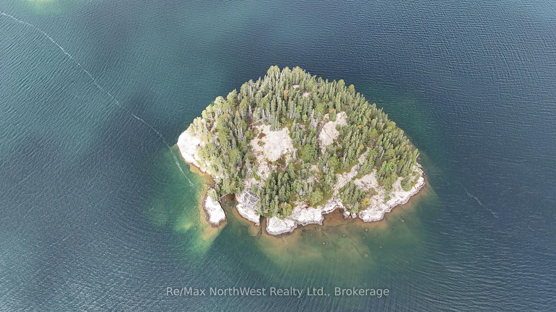 Photo of ISLAND EB2114 Linklater Lake Island